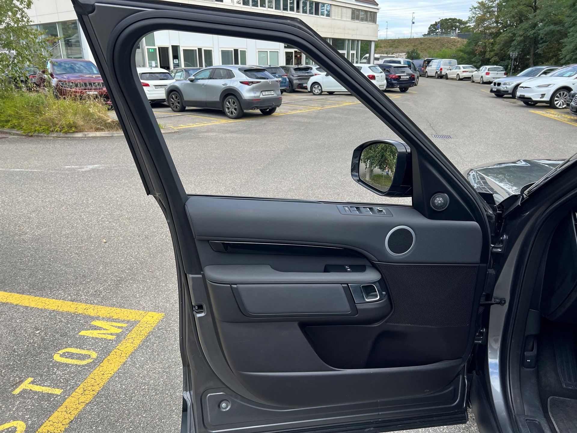 LAND ROVER Discovery 2.0 SD4 SE Automatic-image-10