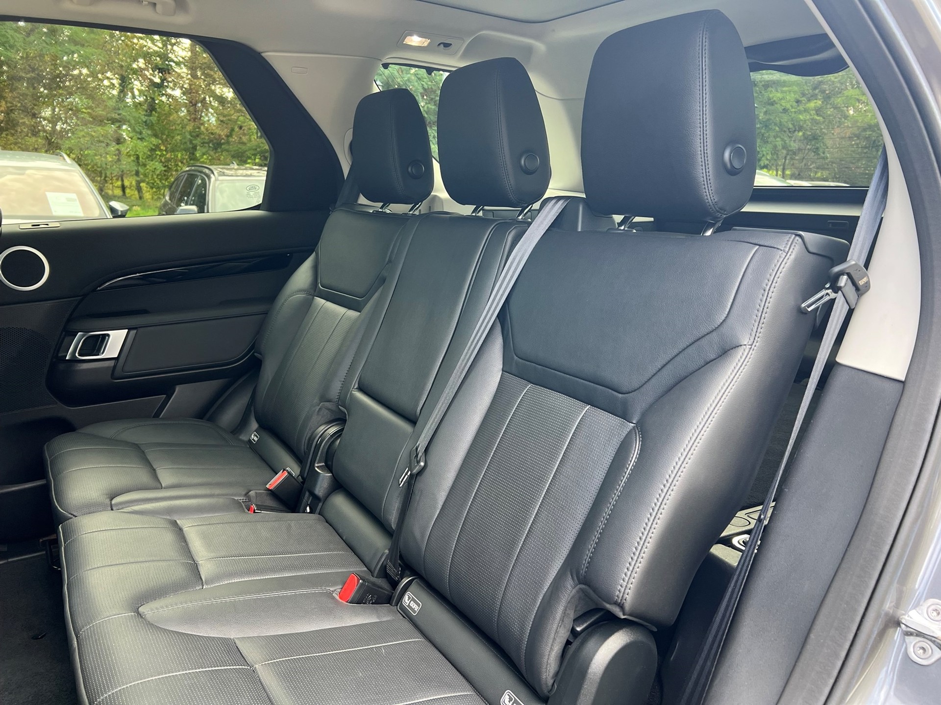 LAND ROVER Discovery 2.0 SD4 SE Automatic-image-11