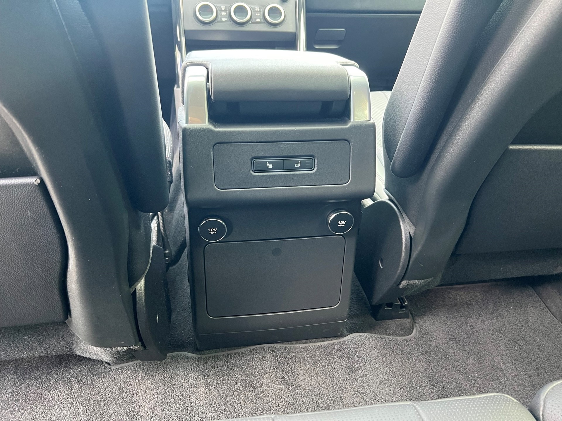 LAND ROVER Discovery 2.0 SD4 SE Automatic-image-13