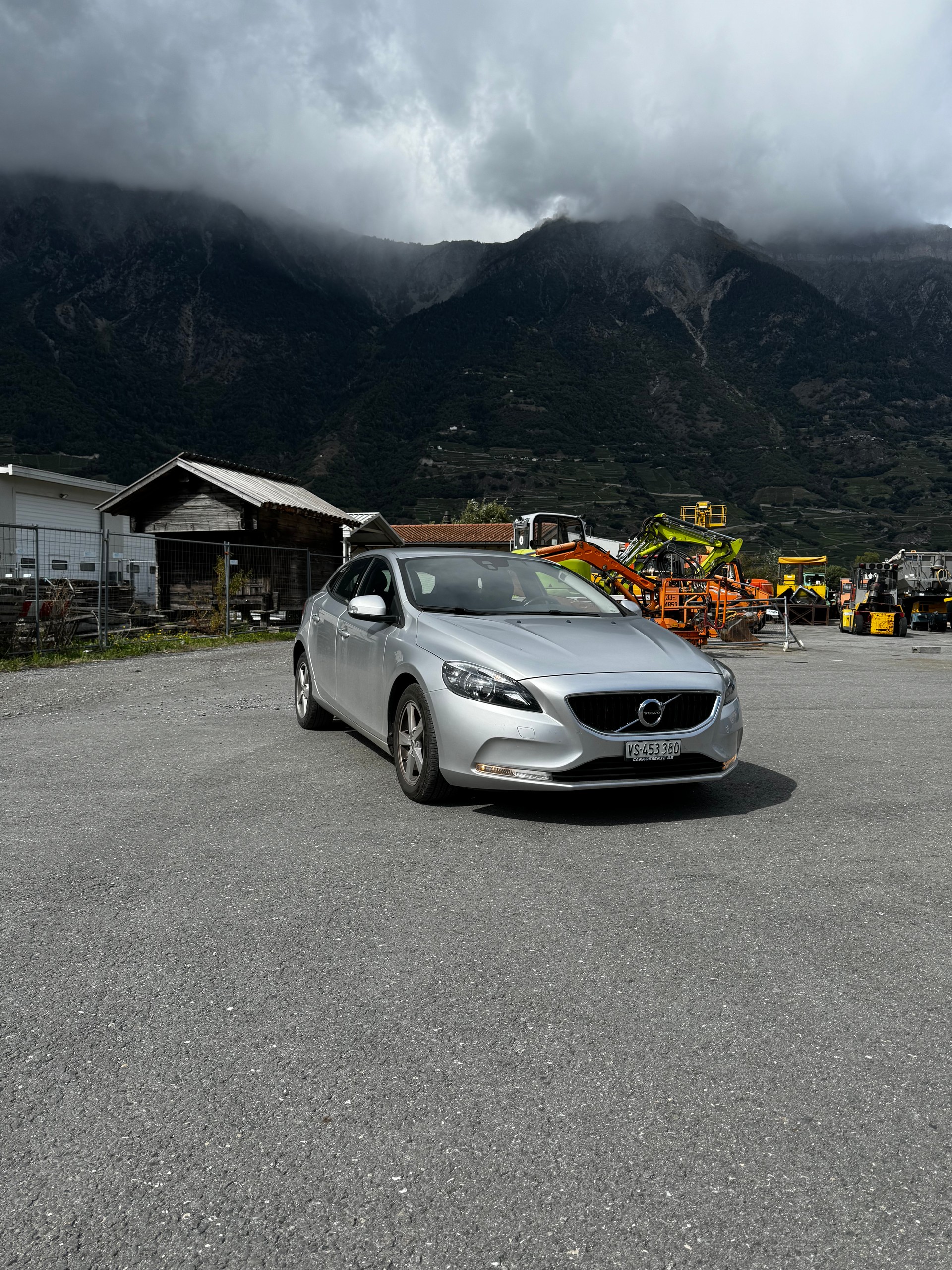 VOLVO V40 D2 Inscription-image-1