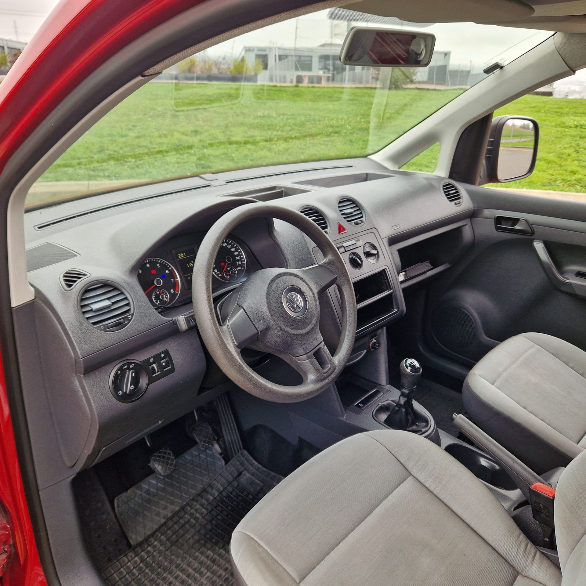 VW Caddy 1.2 TSI Entry-image-1