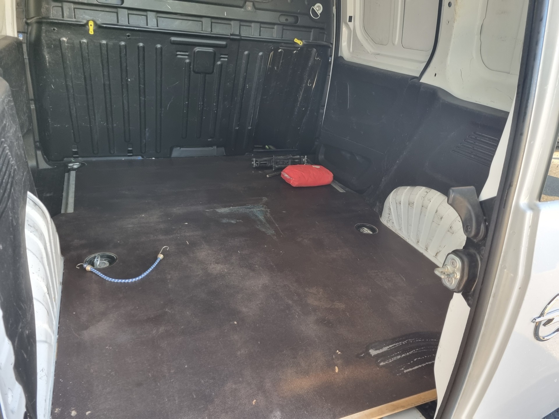 OPEL Combo 1.2 Cargo Essentia start/stop-image-11