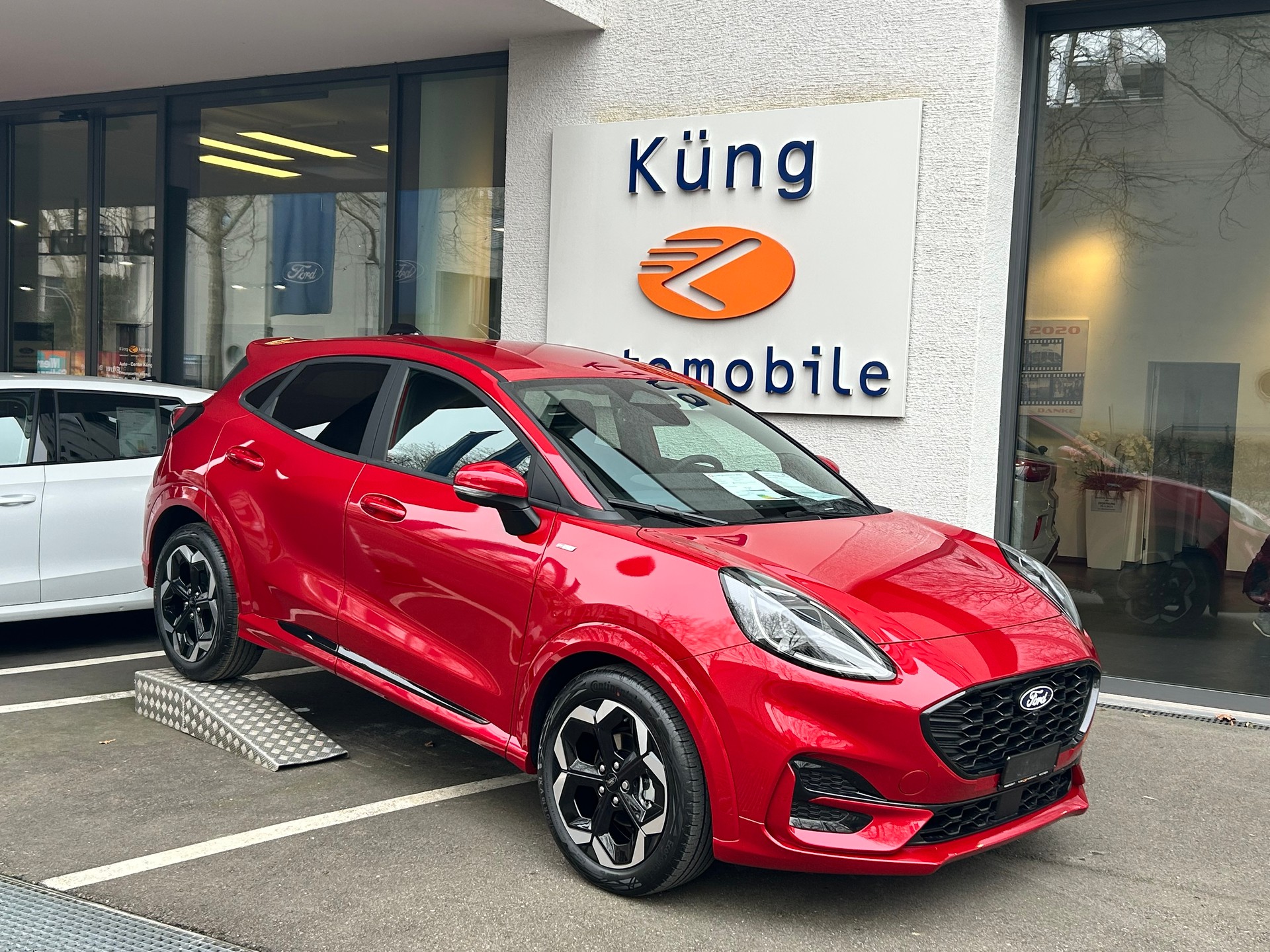 FORD Puma 1.0 MHEV ST-Line X Automat-image-1