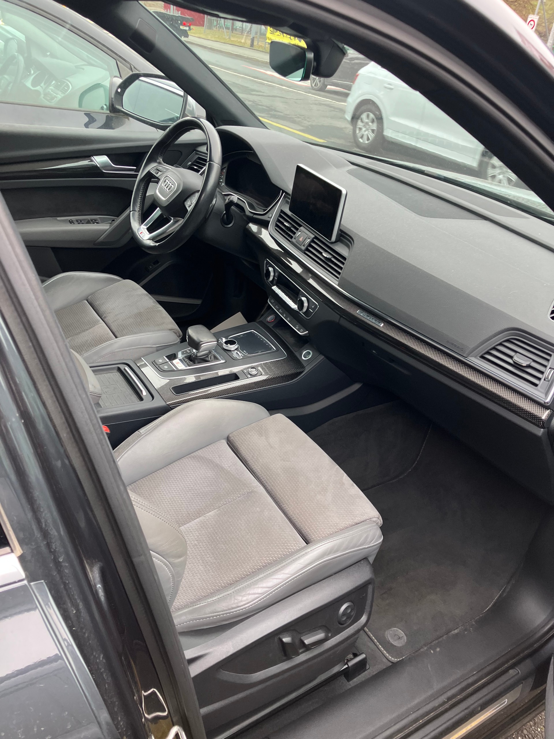 AUDI SQ5 3.0 TFSI quattro S-tronic-image-4