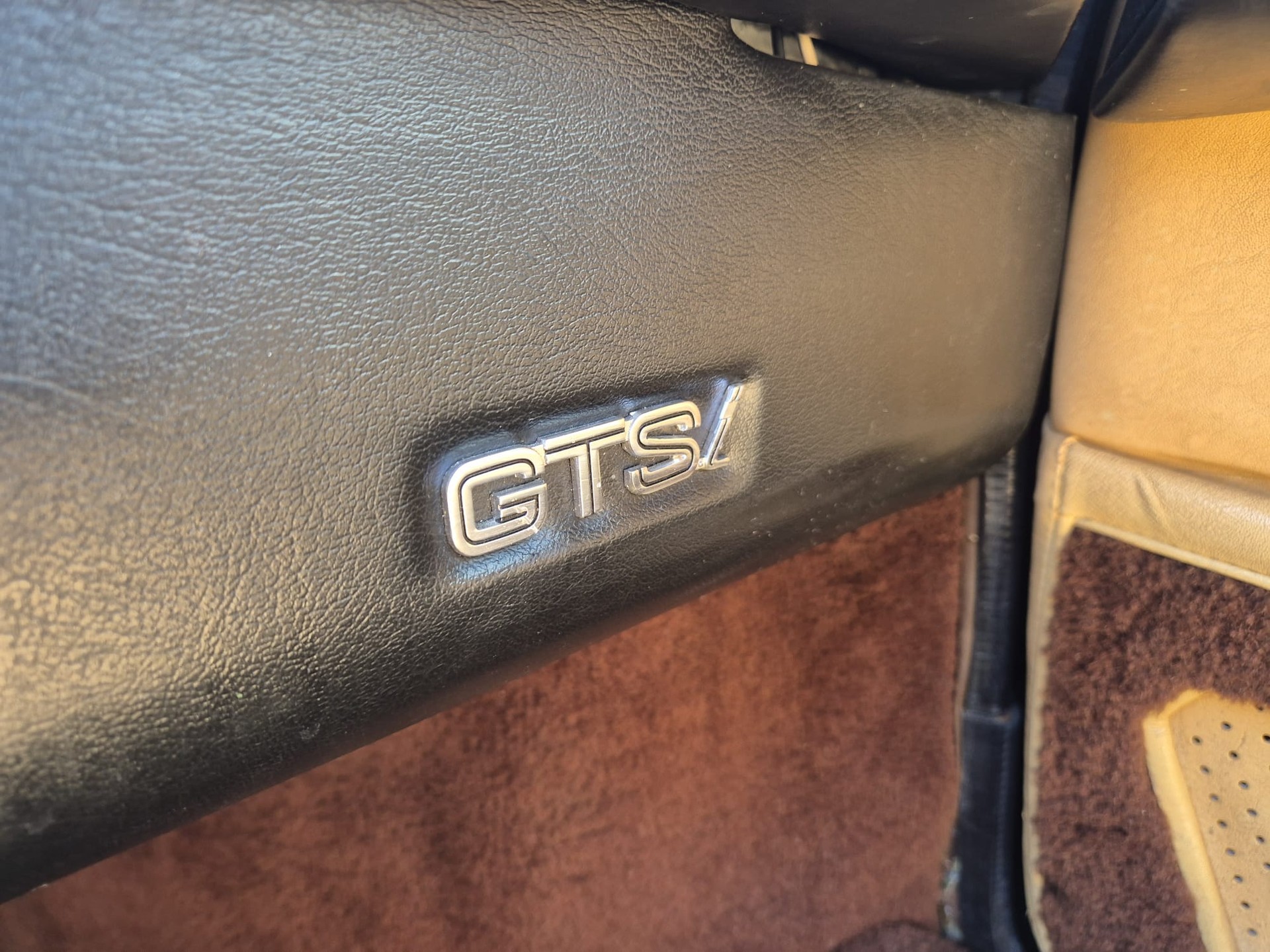FERRARI 308 GTS Quattrovalvole (Targa)-image-14