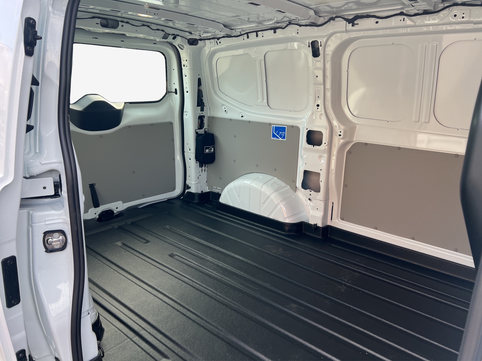 VW e-Transporter 70 kWh-image-11