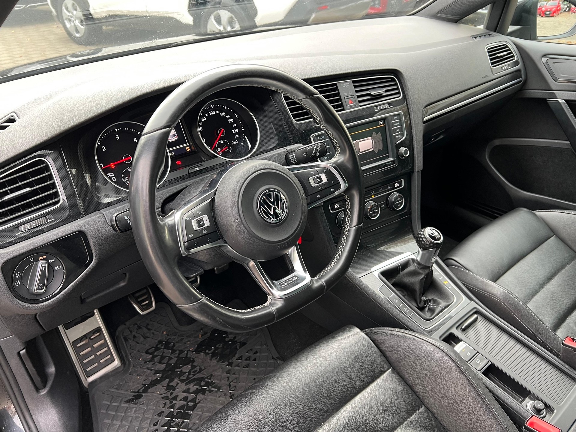 VW Golf VII 2.0 TDI GTD-image-6