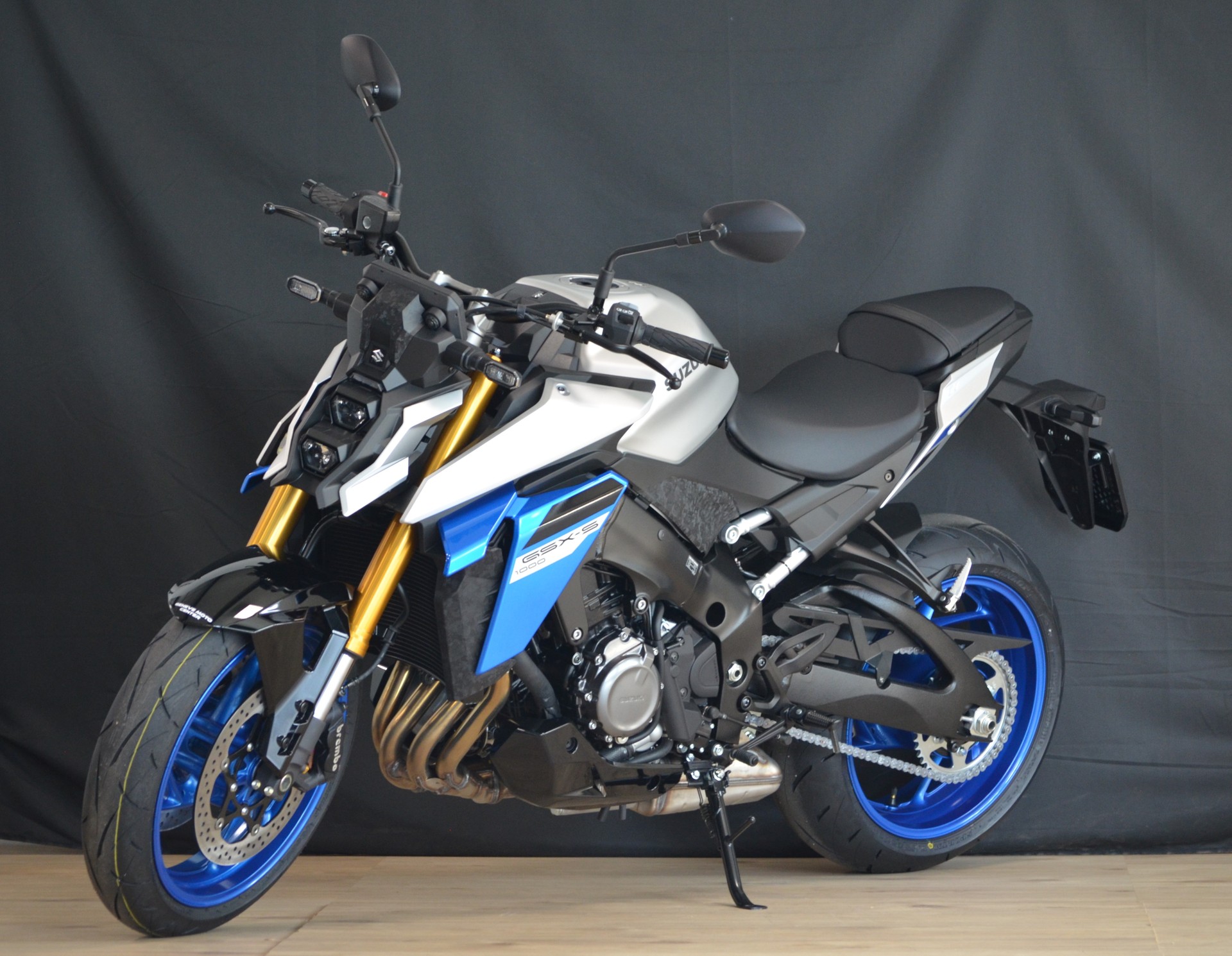 SUZUKI GSX-S 1000 MY25-showroom-element-1