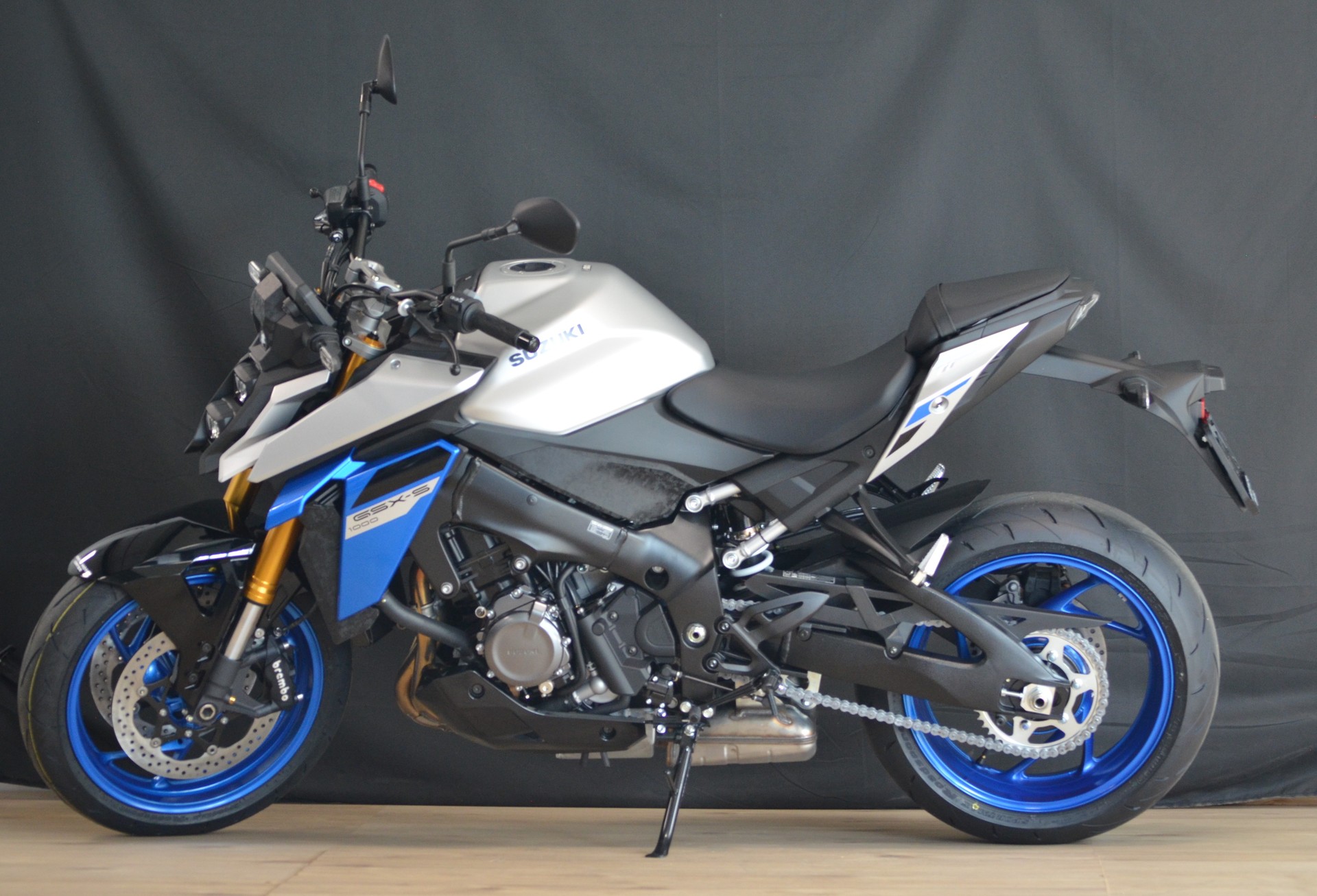 SUZUKI GSX-S 1000 MY25-showroom-element-3