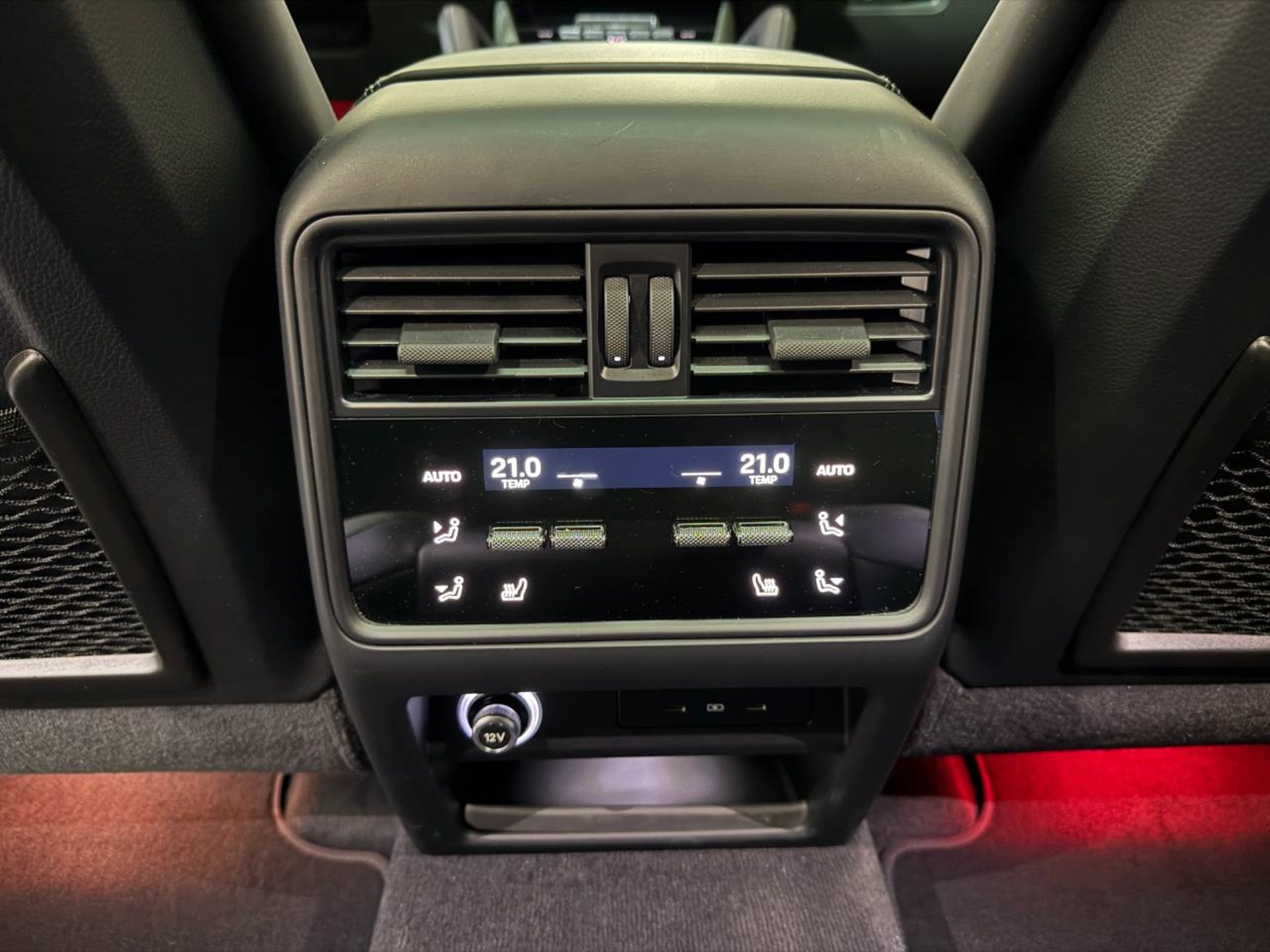 PORSCHE Cayenne E-Hybrid (MY24)-image-30