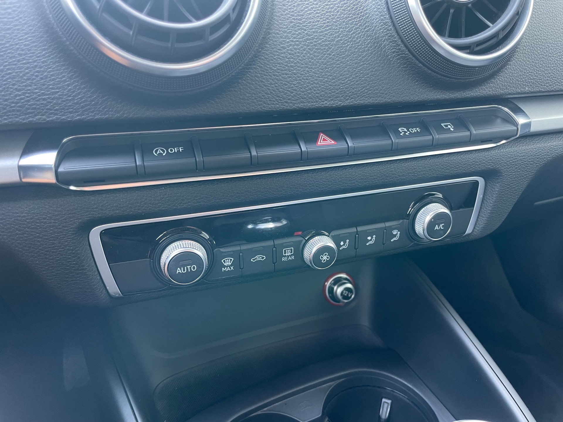 AUDI A3 Sportback 1.4 TFSI g-tron Ambition (43)-image-10