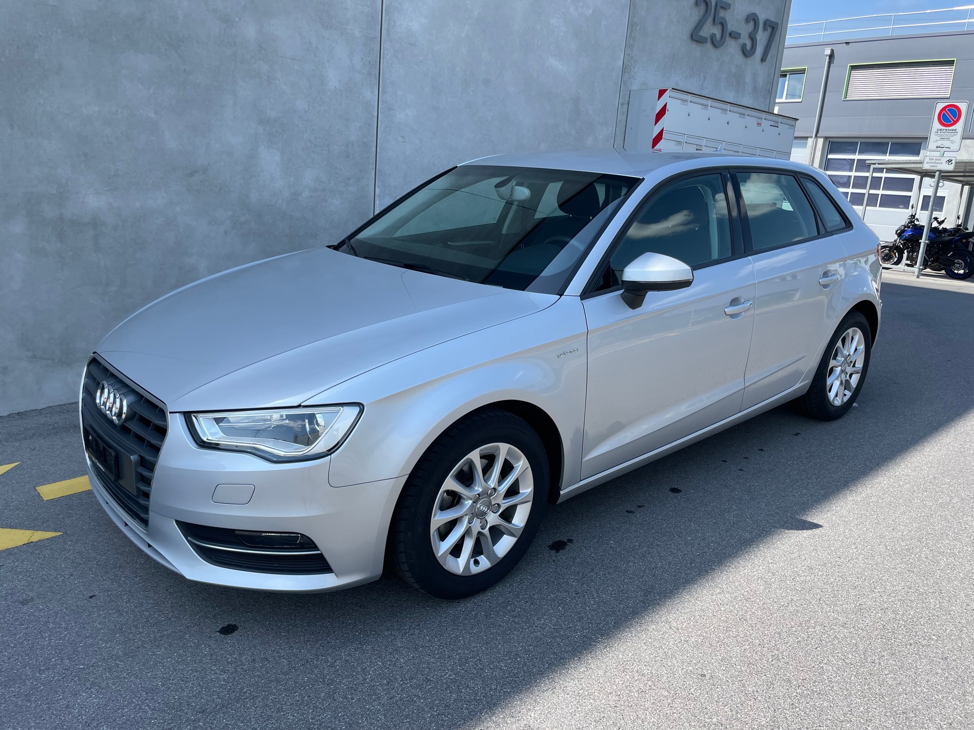 AUDI A3 Sportback 1.4 TFSI g-tron Ambition (43)-image-0