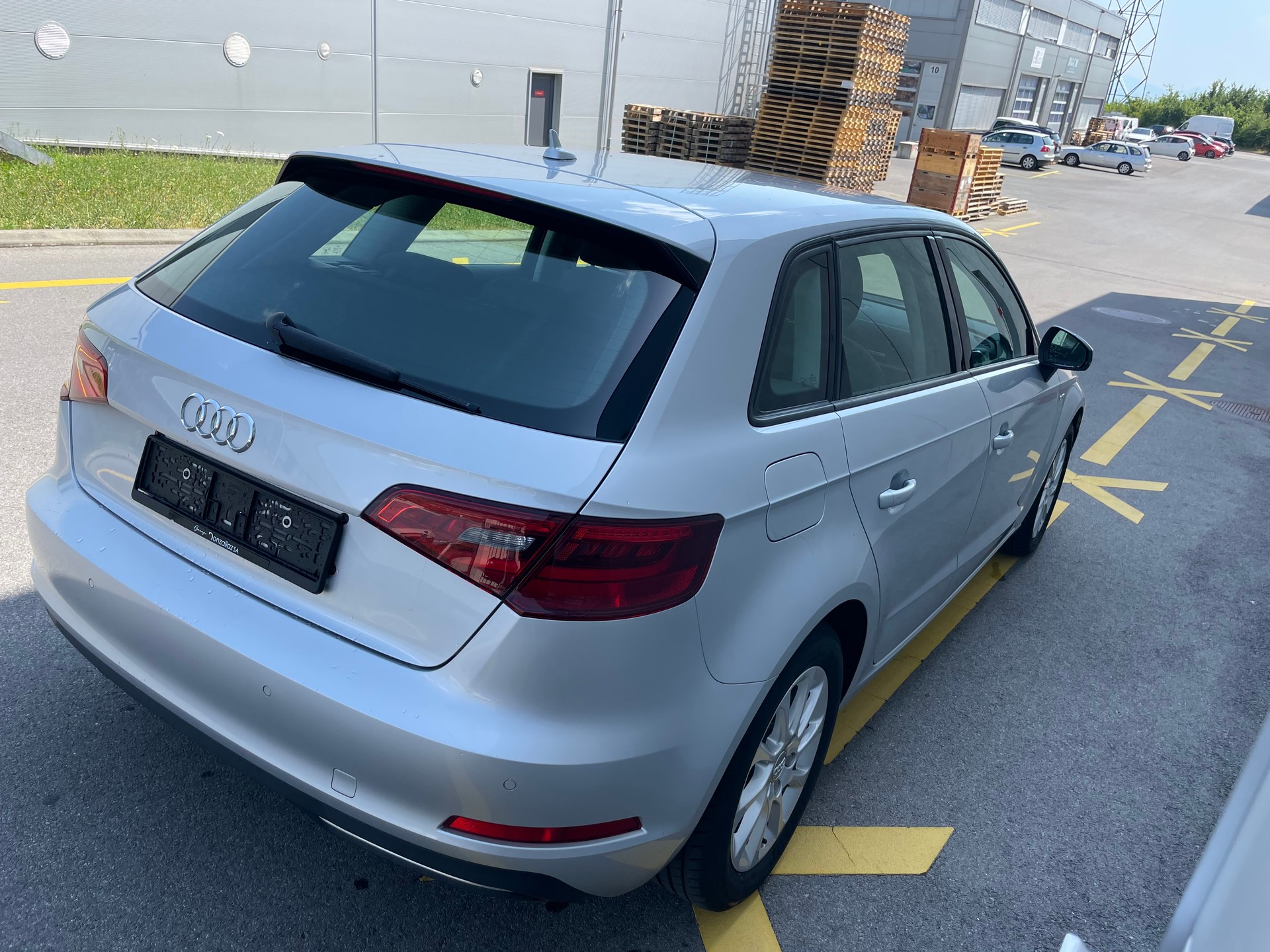 AUDI A3 Sportback 1.4 TFSI g-tron Ambition (43)-image-3