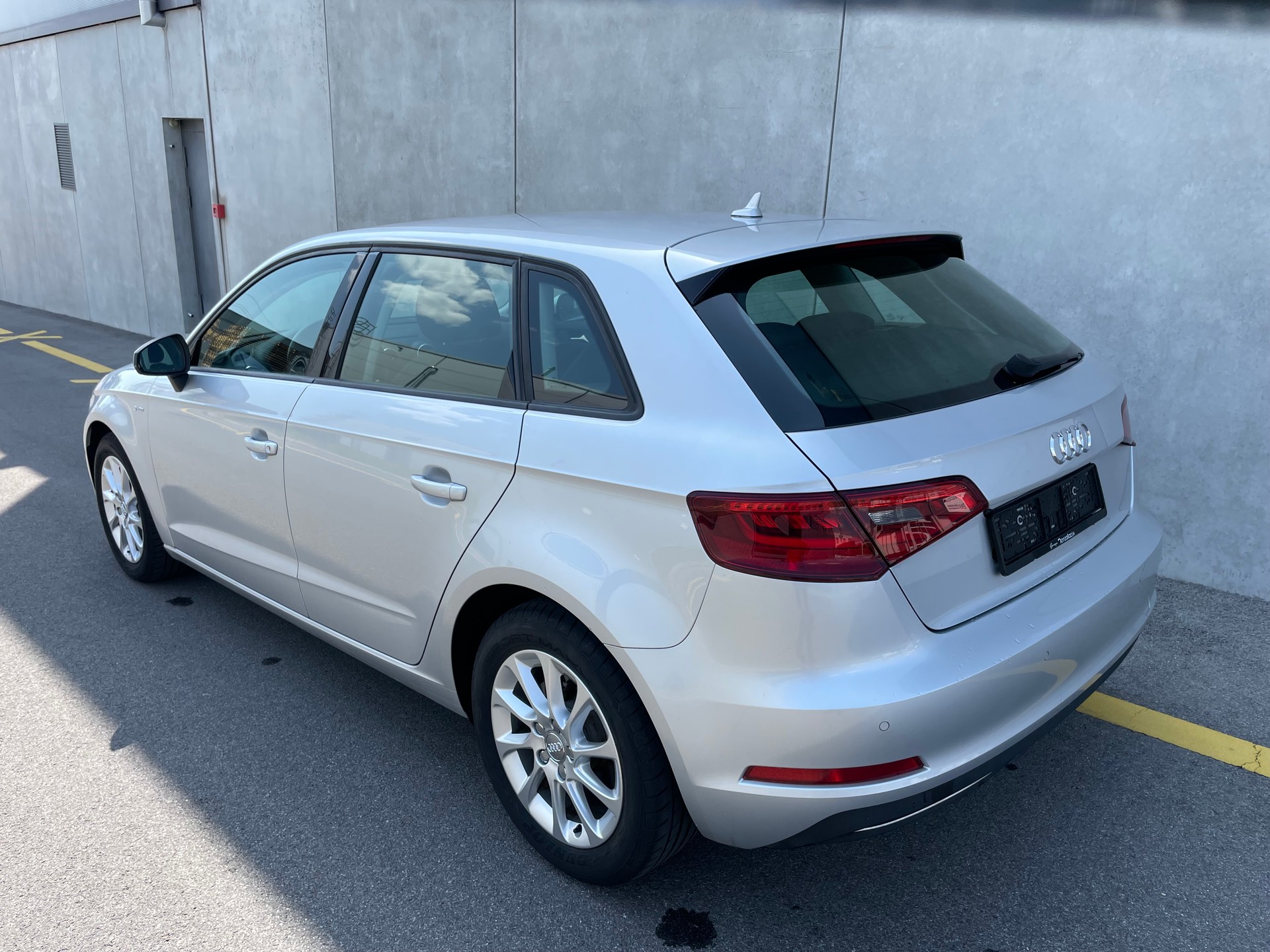 AUDI A3 Sportback 1.4 TFSI g-tron Ambition (43)-image-5