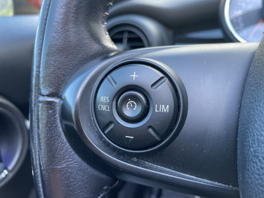 MINI Cooper Cabriolet-image-10