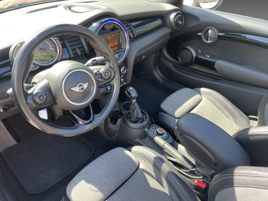 MINI Cooper Cabriolet-image-5