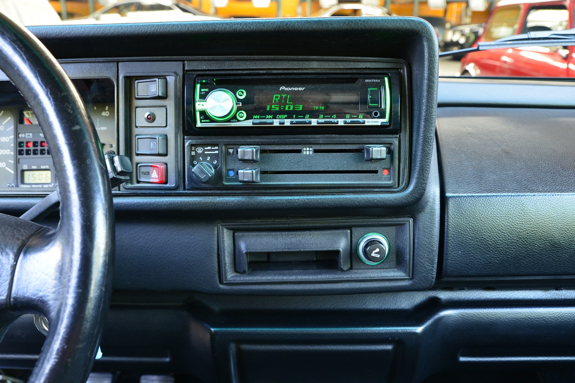 VW Golf Cabriolet 1800 GLI-image-13