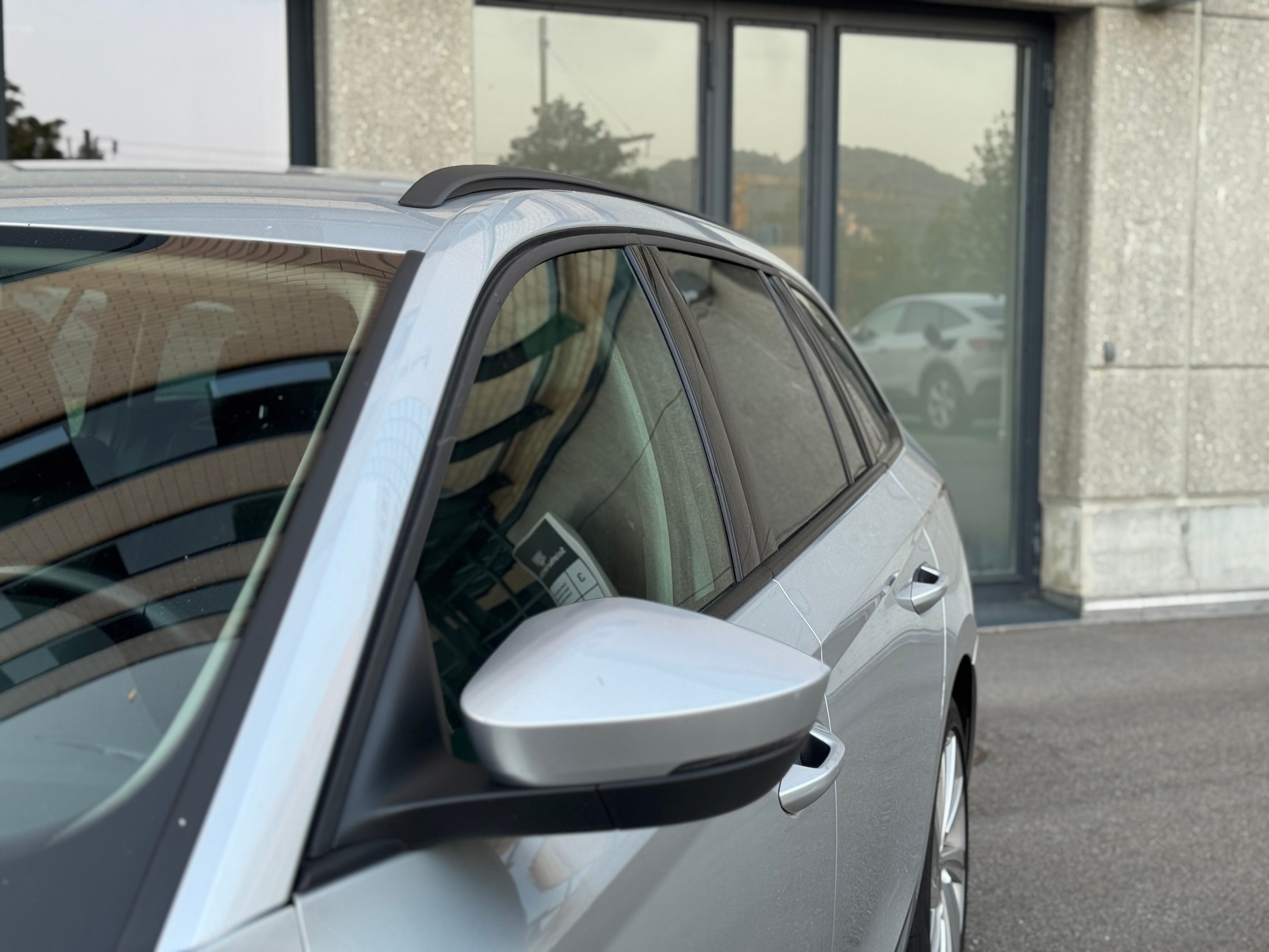 SKODA Octavia Combi 2.0 TDI DSG Style 4x4-image-11