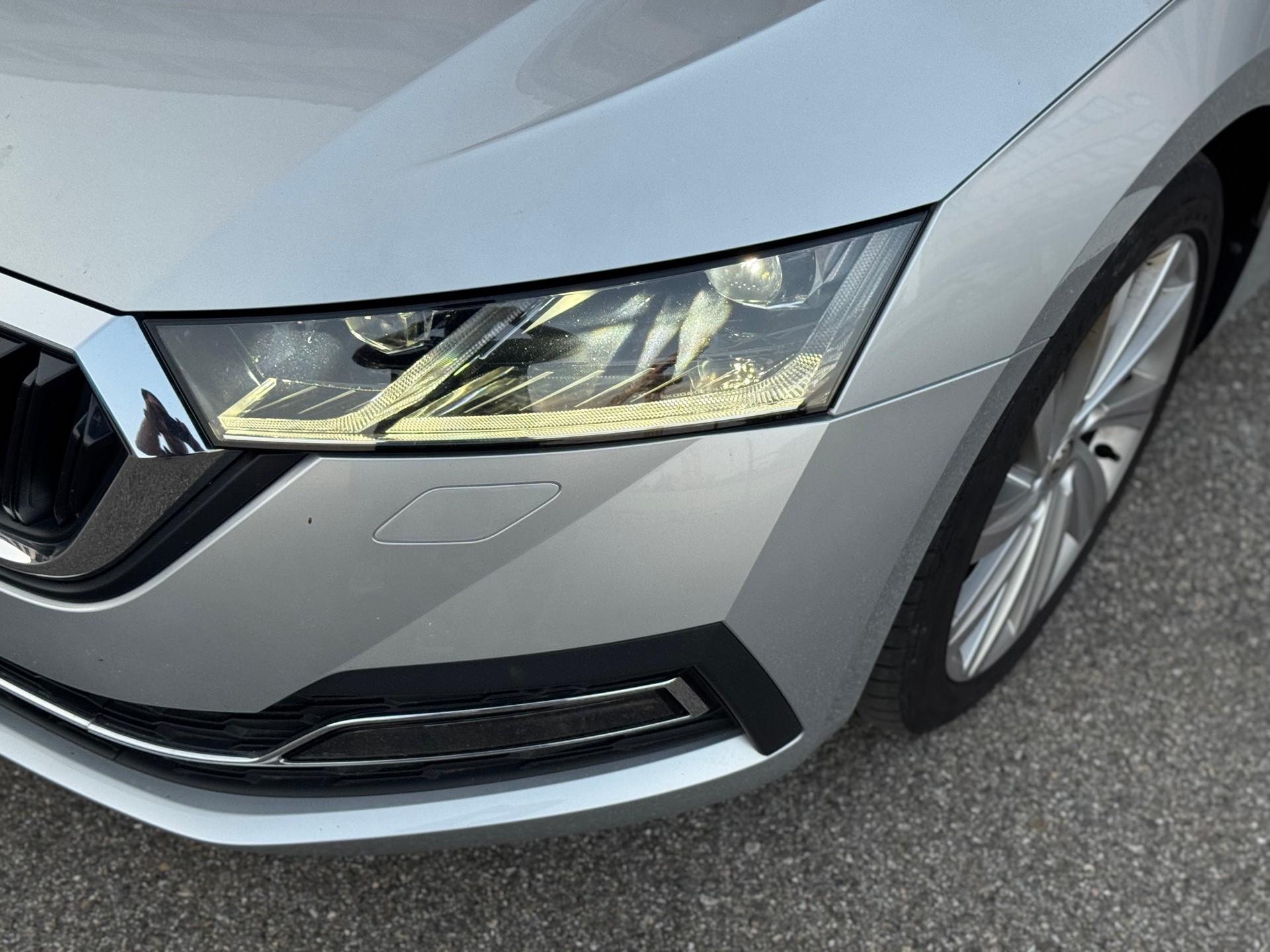 SKODA Octavia Combi 2.0 TDI DSG Style 4x4-image-7