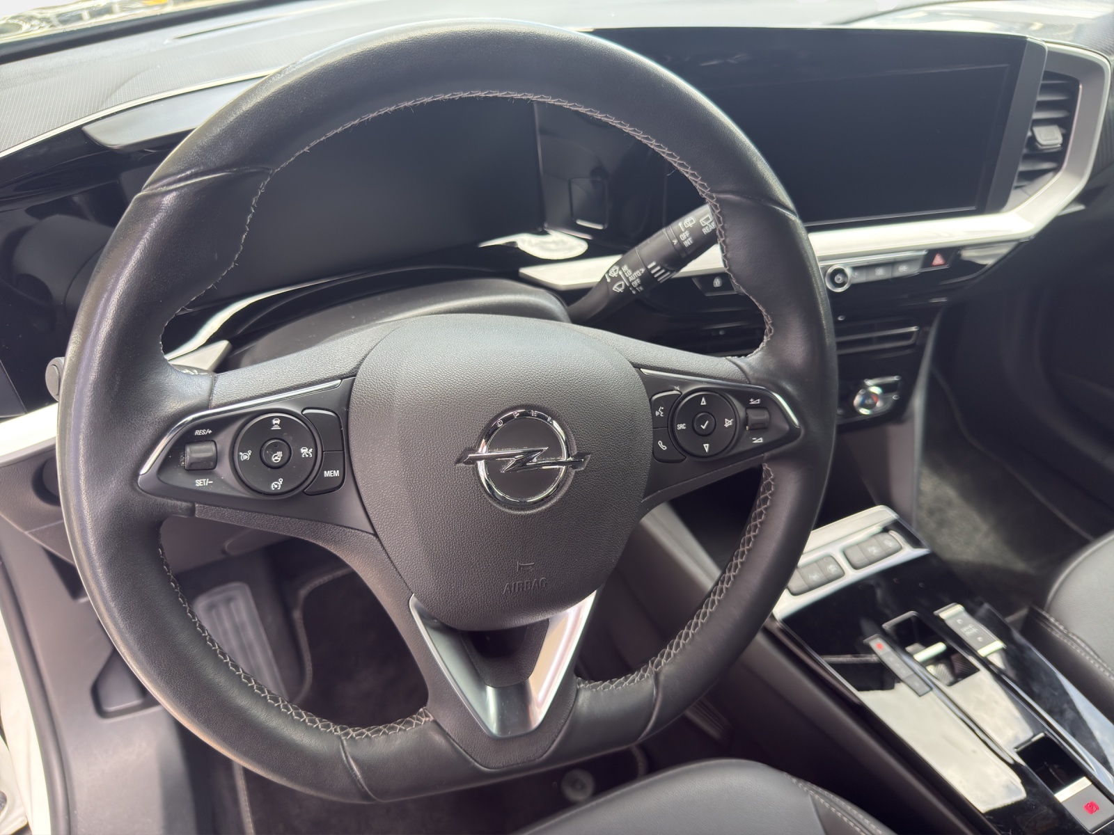 OPEL Mokka-e 50kWh/136 Ultimate-image-12