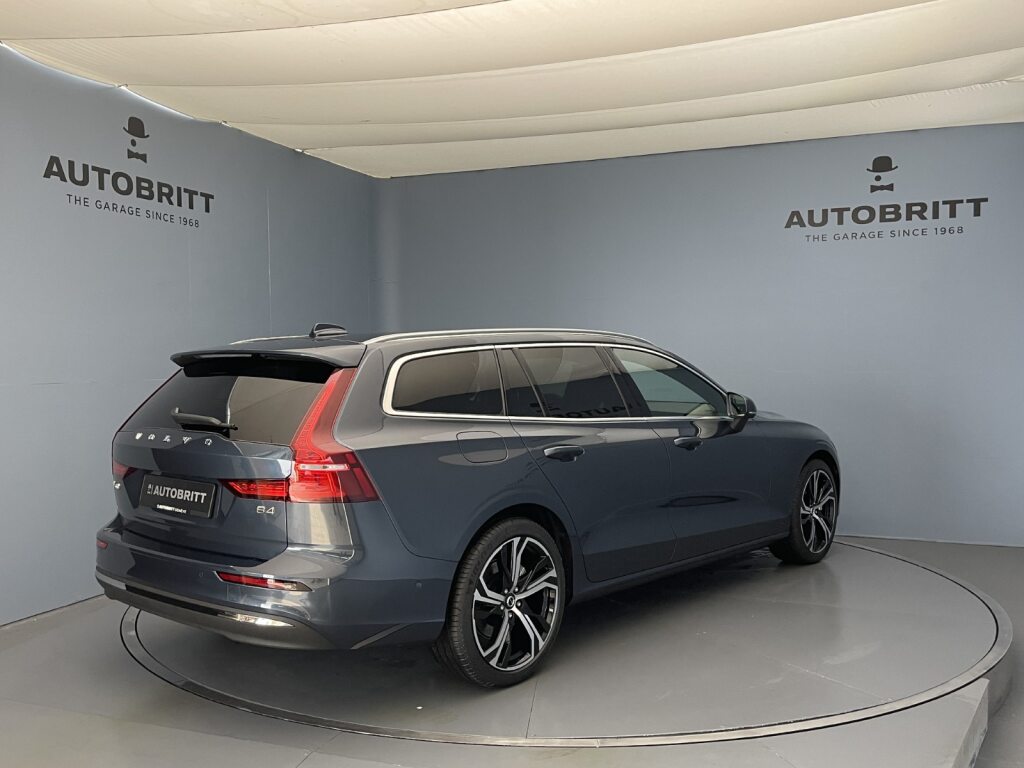 VOLVO V60 2.0 B4 Ultra Bright-showroom-element-2