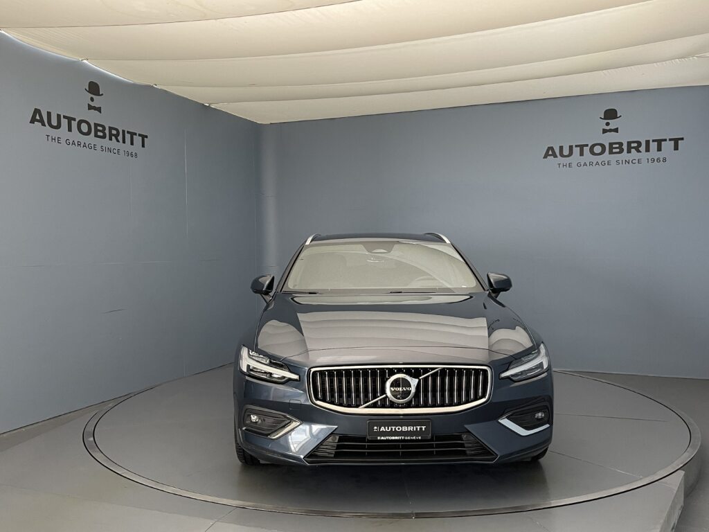 VOLVO V60 2.0 B4 Ultra Bright-image-4