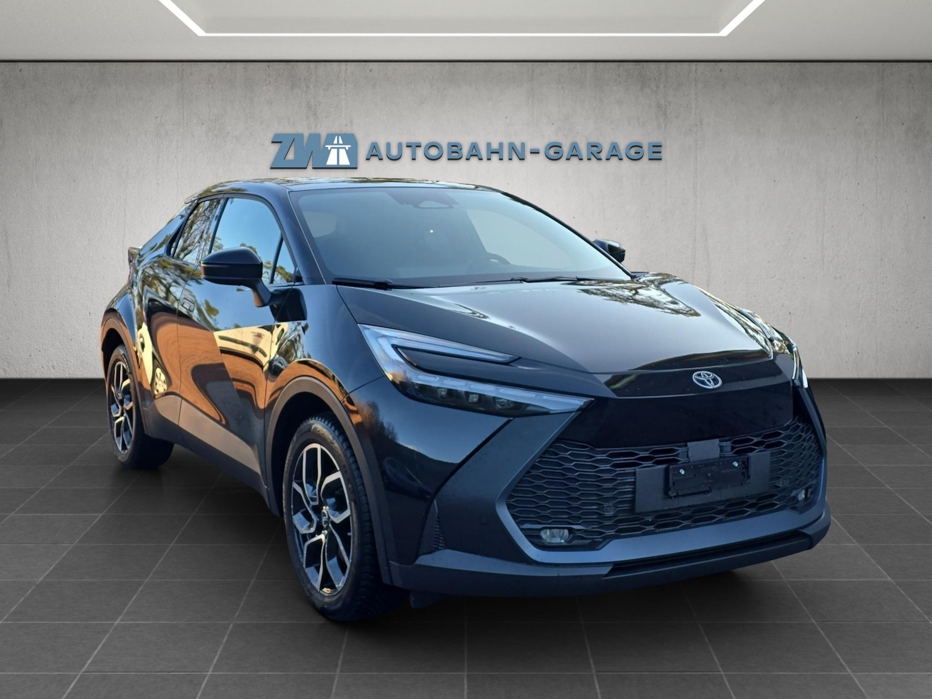 TOYOTA C-HR 2.0 PHEV Swiss Edition-image-6