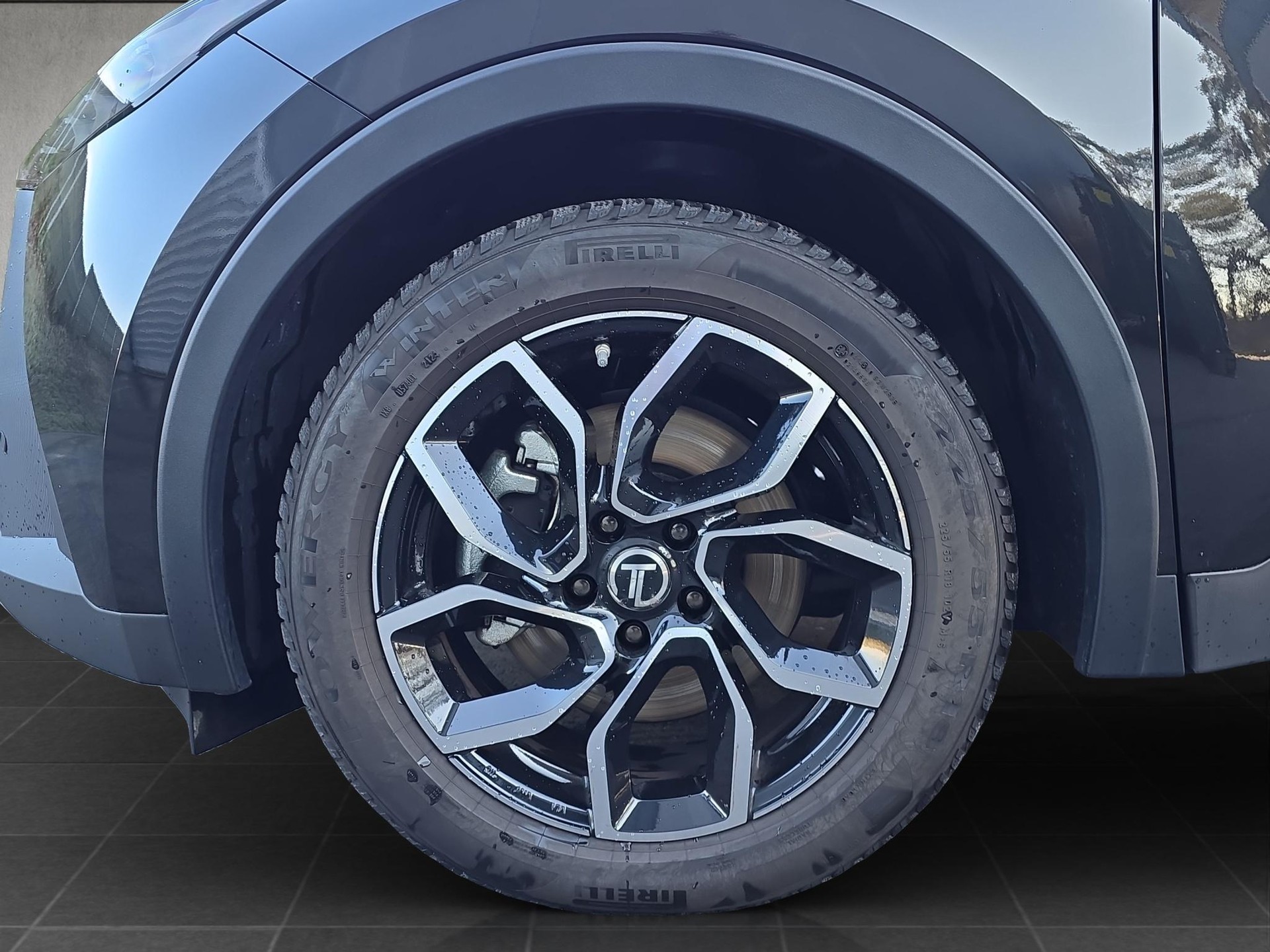 TOYOTA C-HR 2.0 PHEV Swiss Edition-image-14