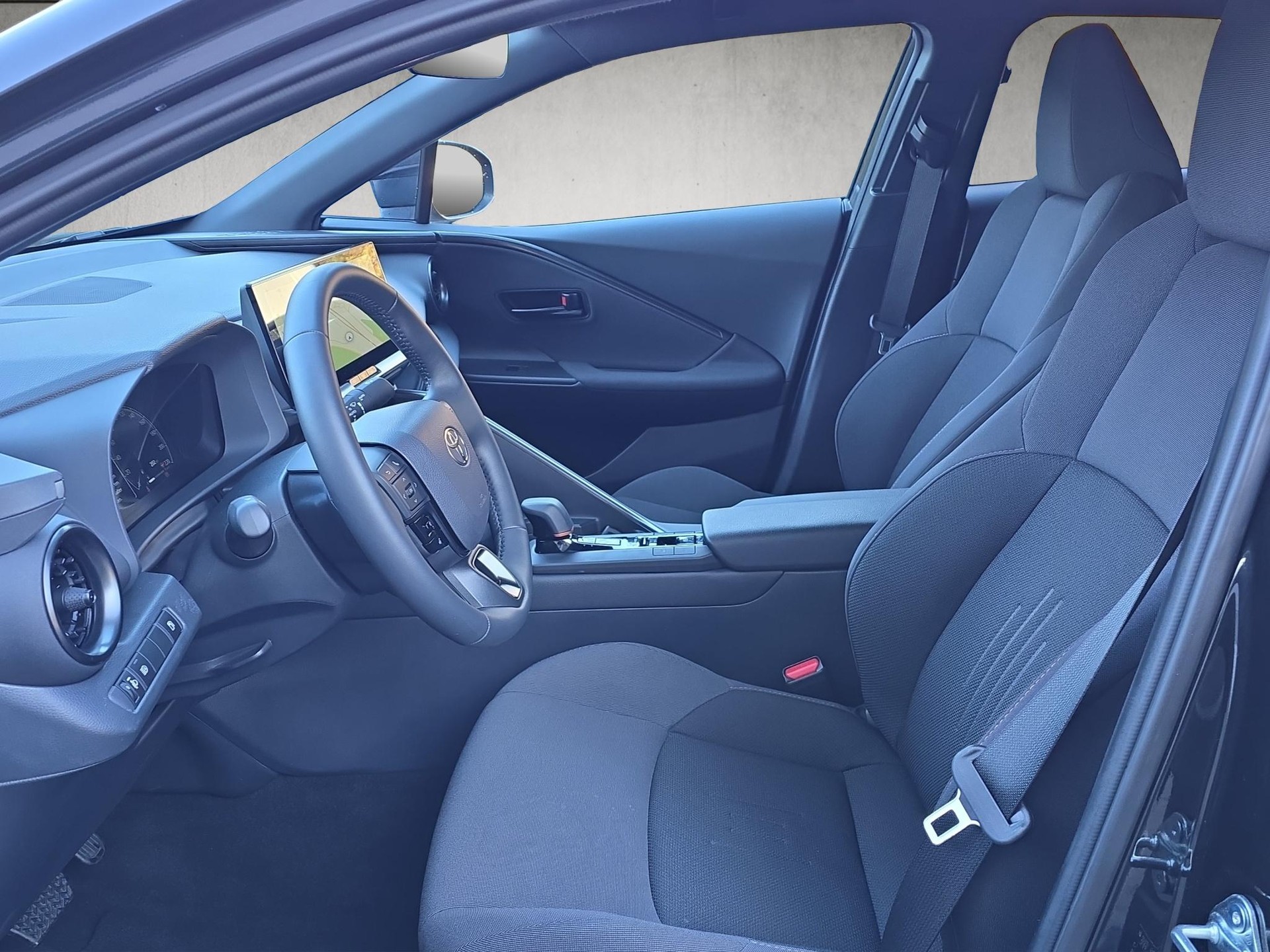 TOYOTA C-HR 2.0 PHEV Swiss Edition-image-8