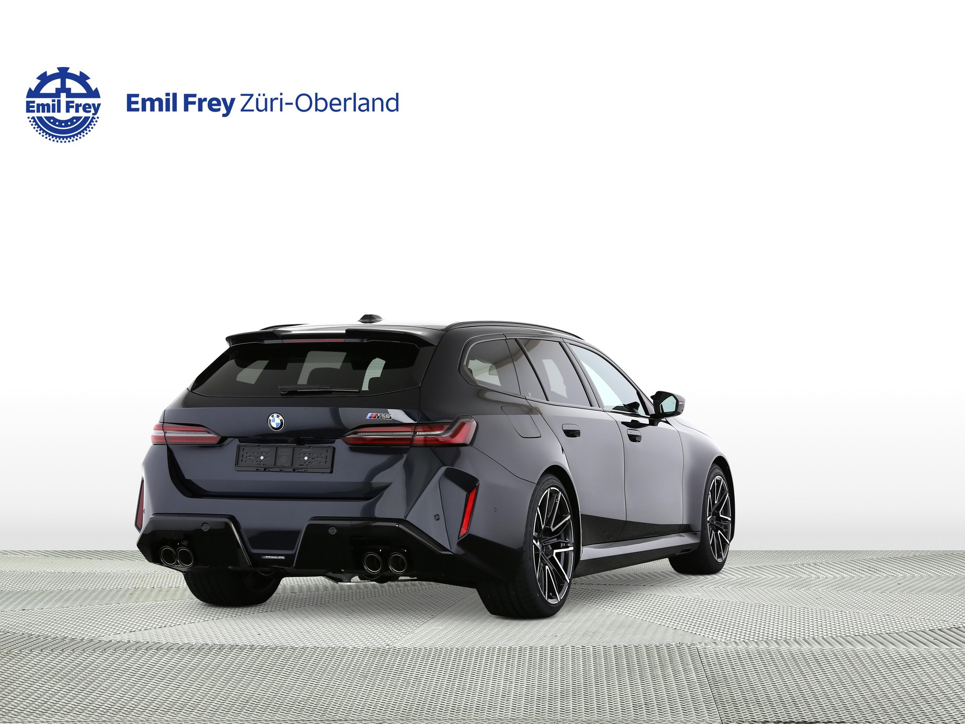 BMW M5 xDrive Touring-image-2