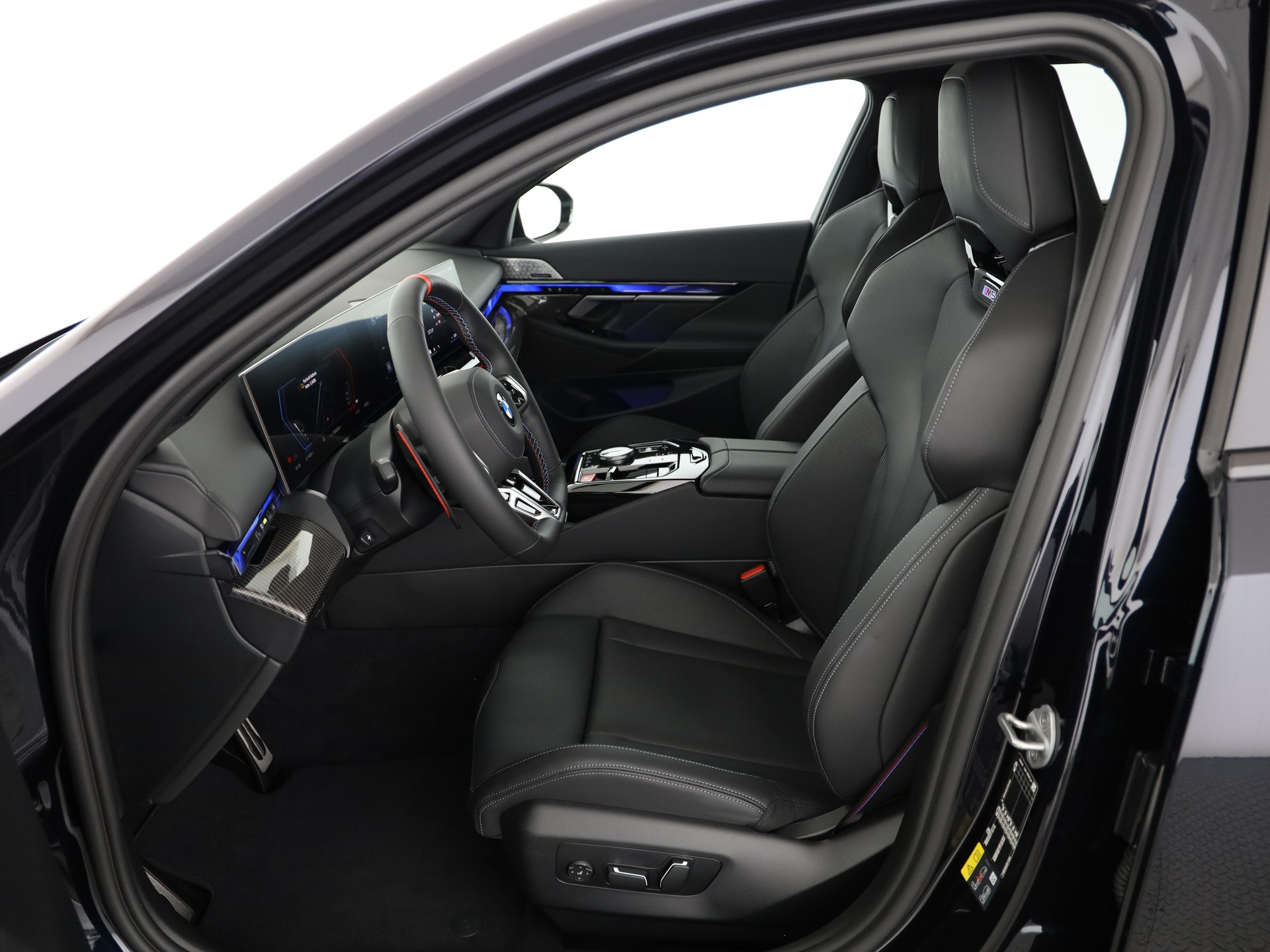 BMW M5 xDrive Touring-image-3