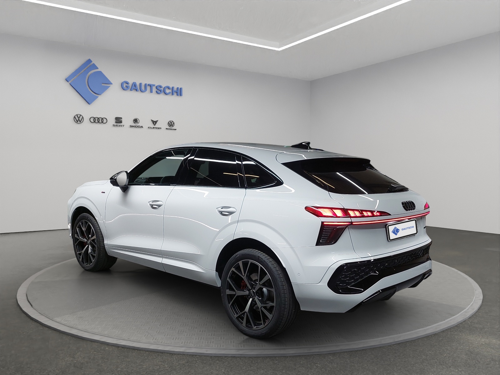 AUDI Q3 Sportback TFSI quattro 195 kW S tronic-image-2