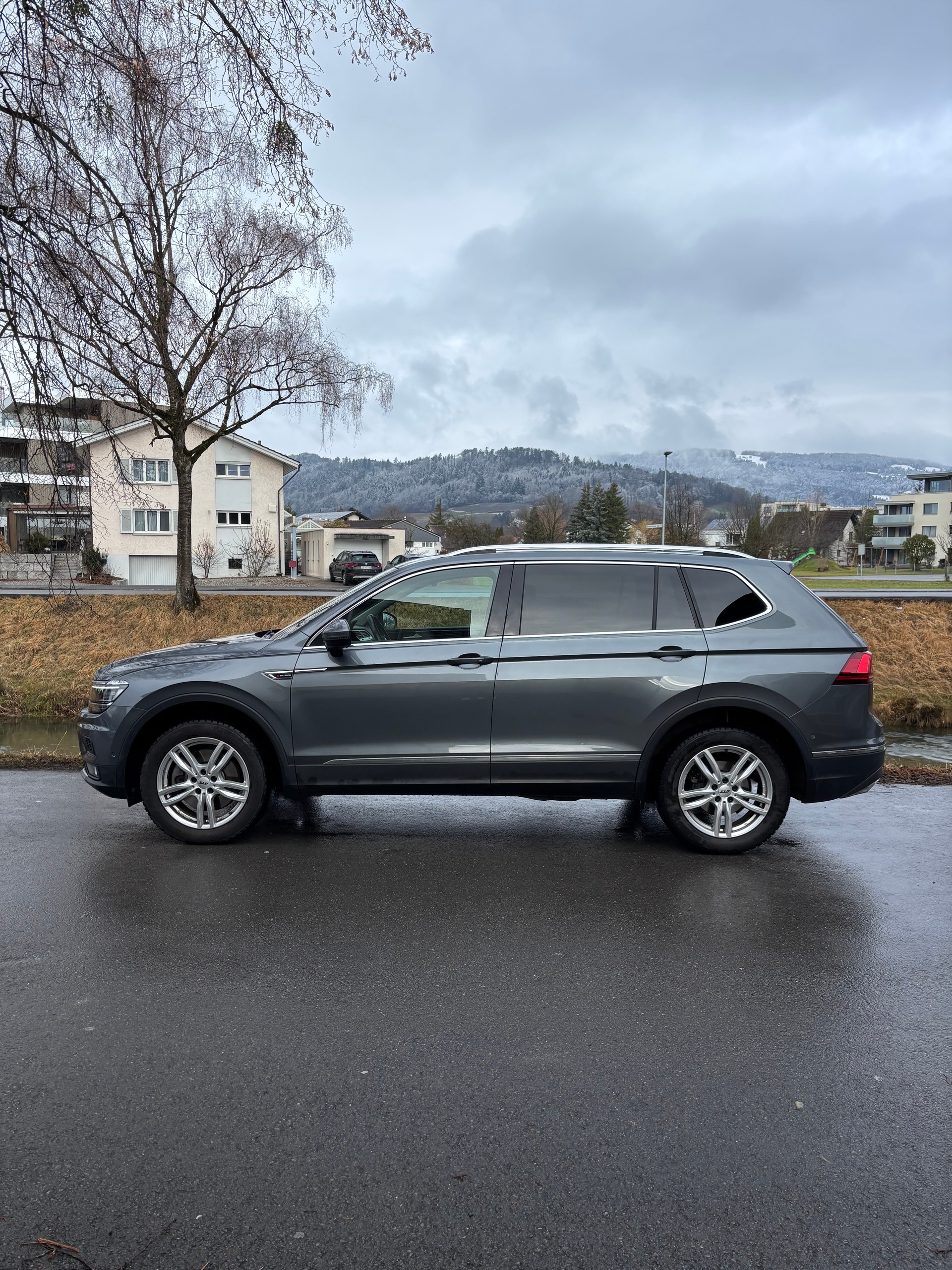 VW Tiguan Allspace 2.0TSI Highline 4Motion DSG-image-4