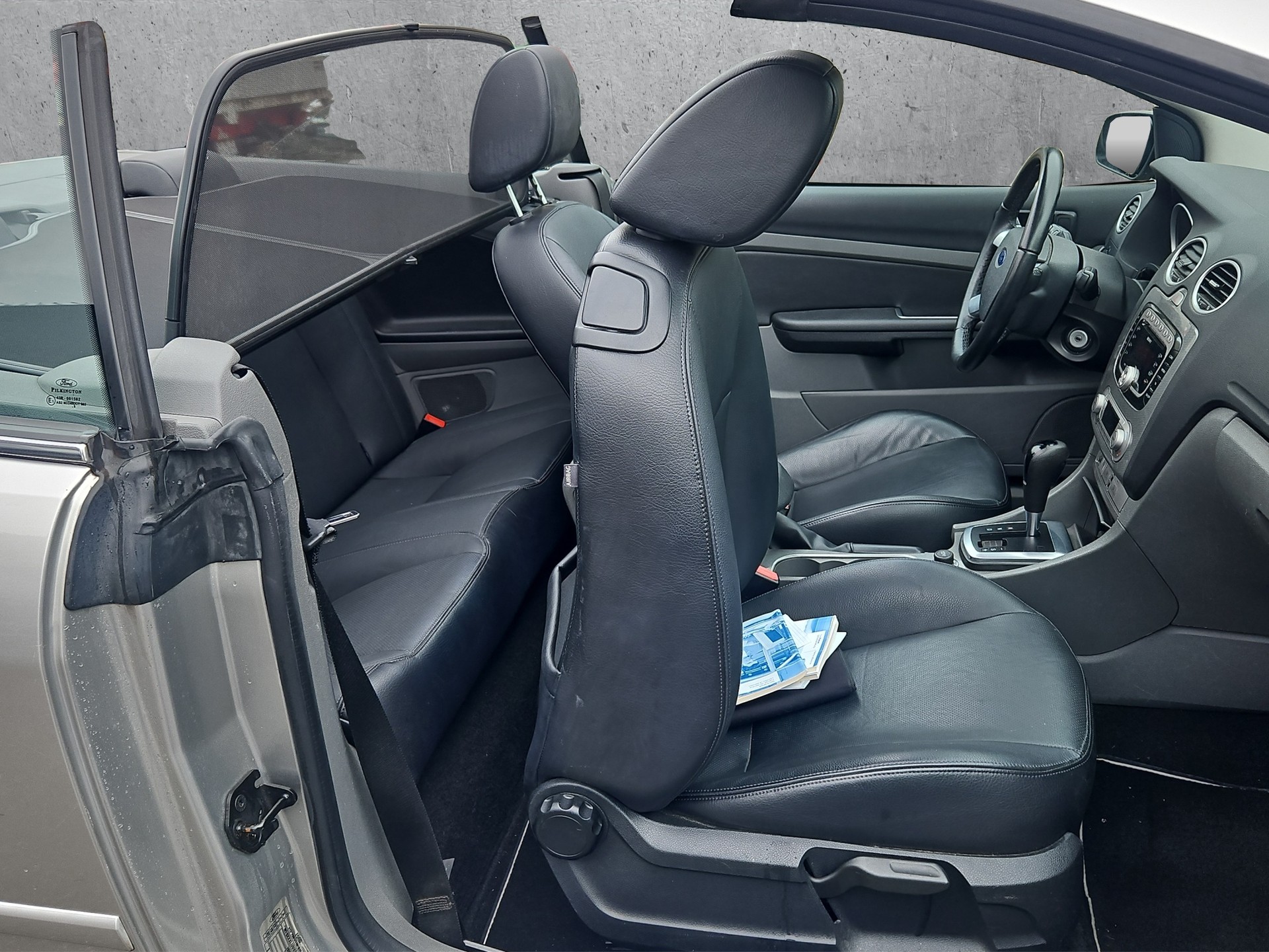 FORD Focus CC 2.0i Titanium Automatic-image-10