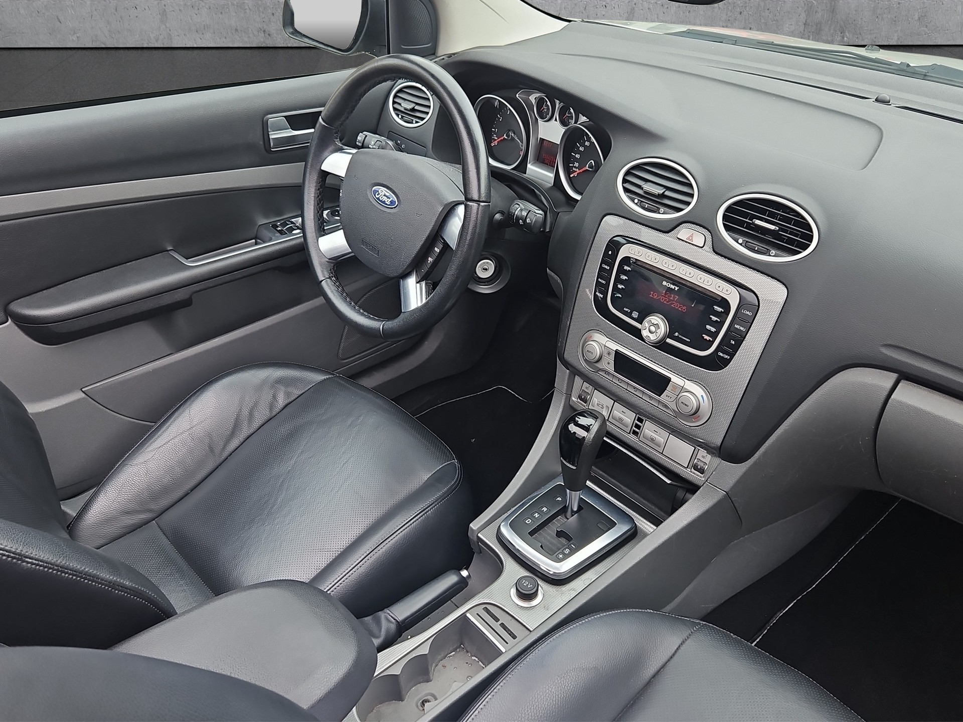 FORD Focus CC 2.0i Titanium Automatic-image-9