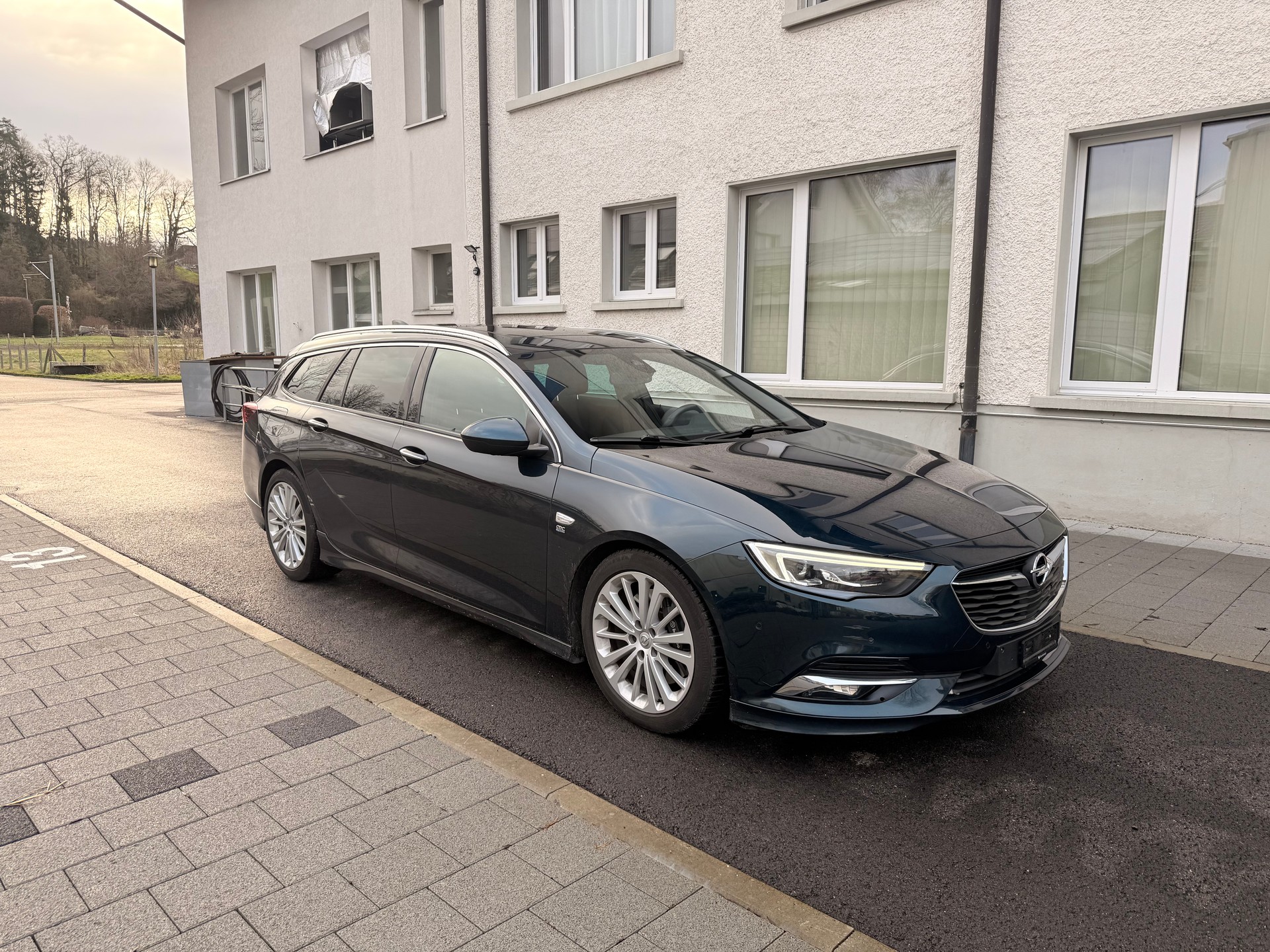 OPEL Insignia 2.0 T Sports Tourer Excellence 4WD Automat.-image-6