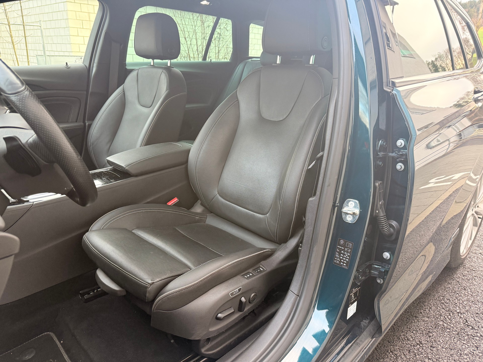 OPEL Insignia 2.0 T Sports Tourer Excellence 4WD Automat.-image-14