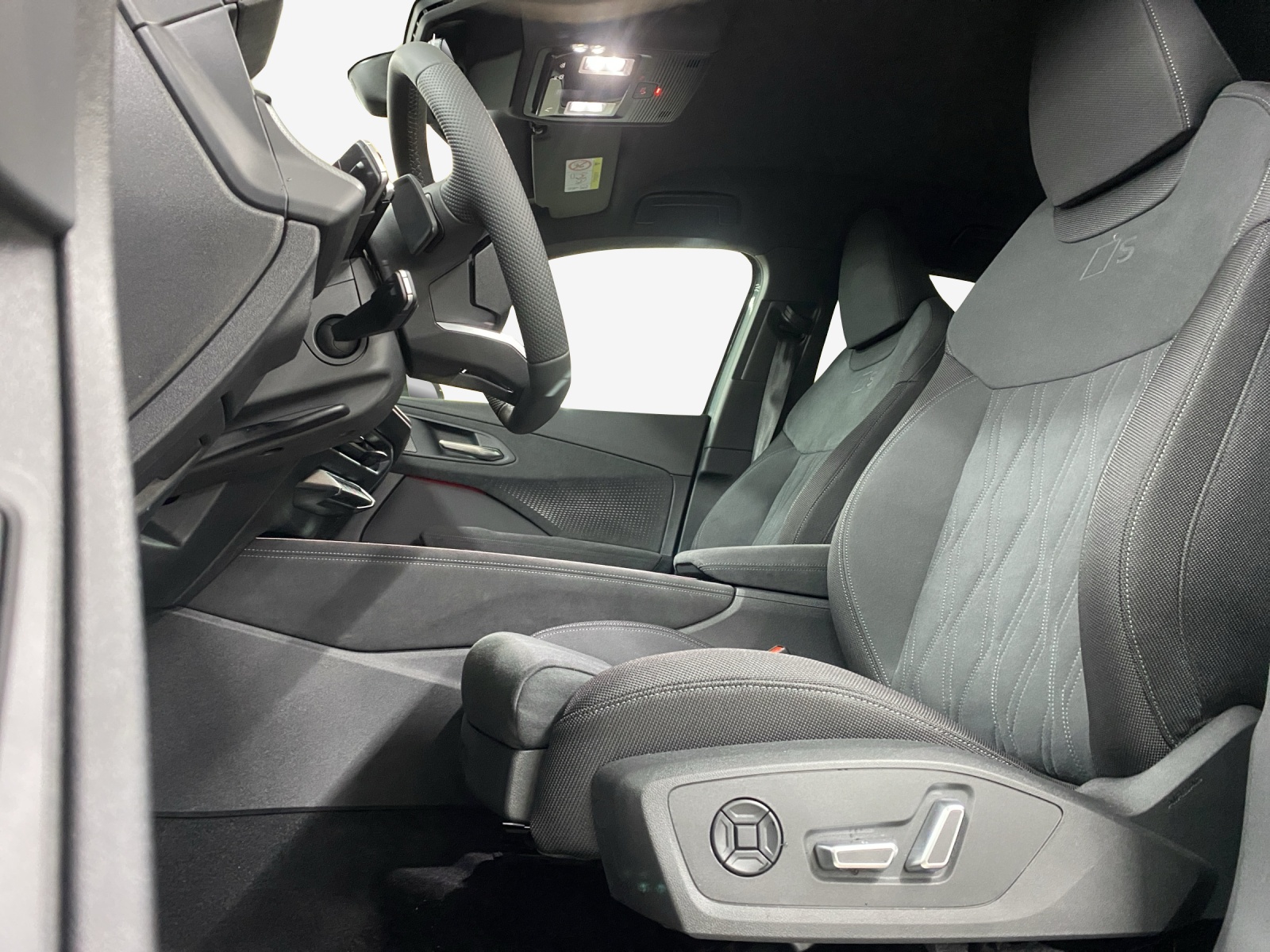 AUDI Q3 SUV 110 kW TFSI S tronic-image-6