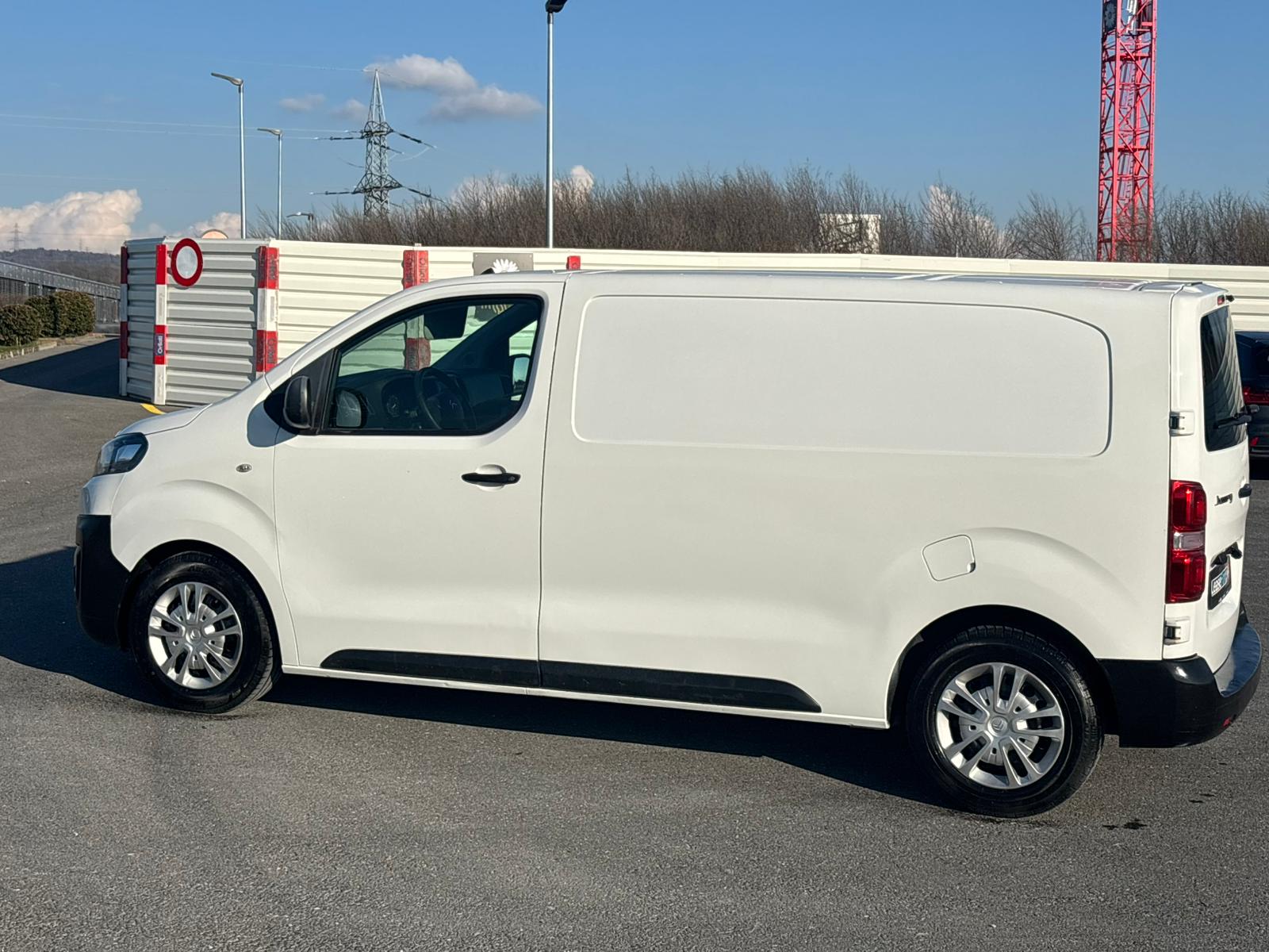 CITROEN Jumpy 1.6 BlueHDi 95 M Komfort-image-18