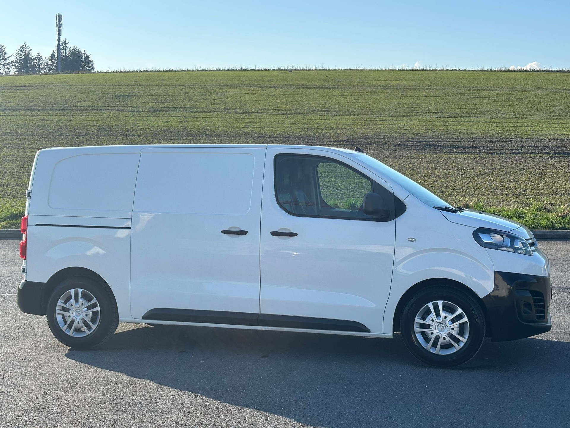 CITROEN Jumpy 1.6 BlueHDi 95 M Komfort-image-8