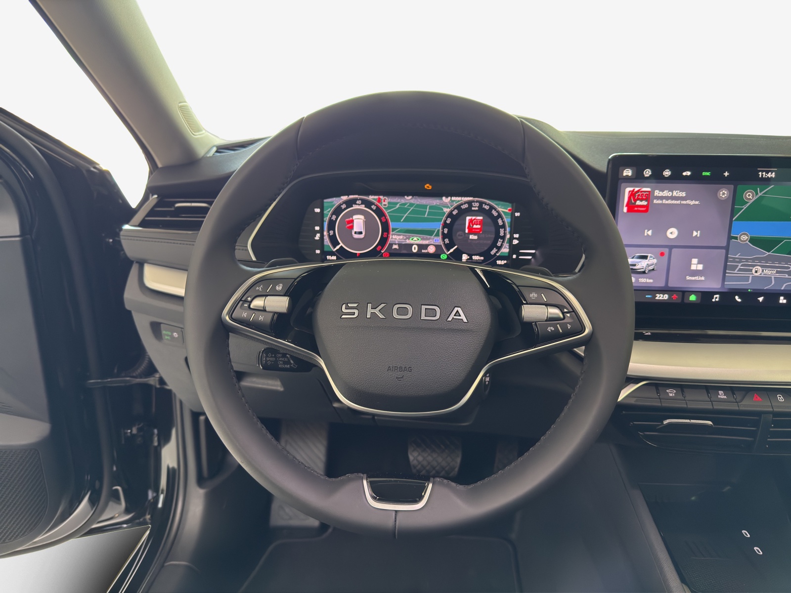 SKODA Octavia Combi 2.0 TDI DSG Selection-image-9