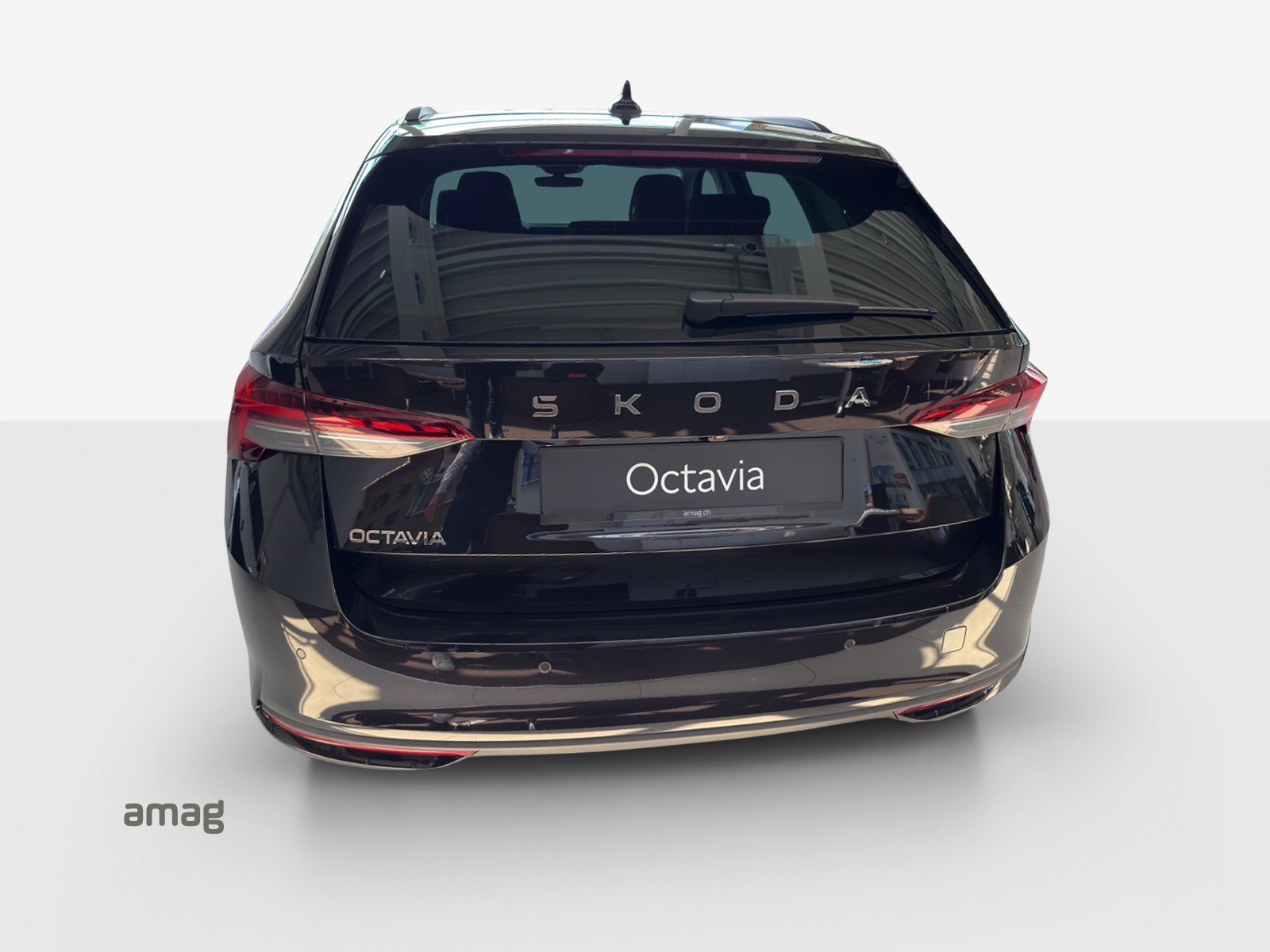 SKODA Octavia Combi 2.0 TDI DSG Selection-image-3