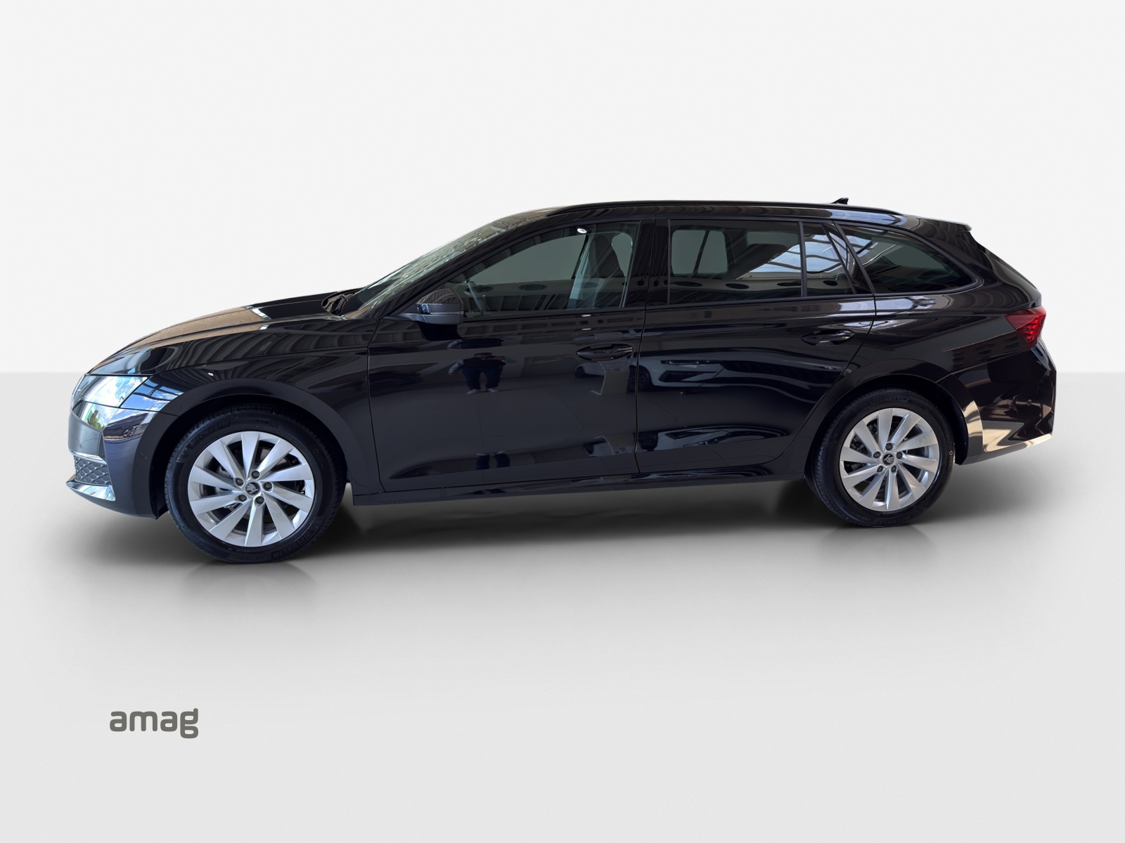 SKODA Octavia Combi 2.0 TDI DSG Selection-image-1