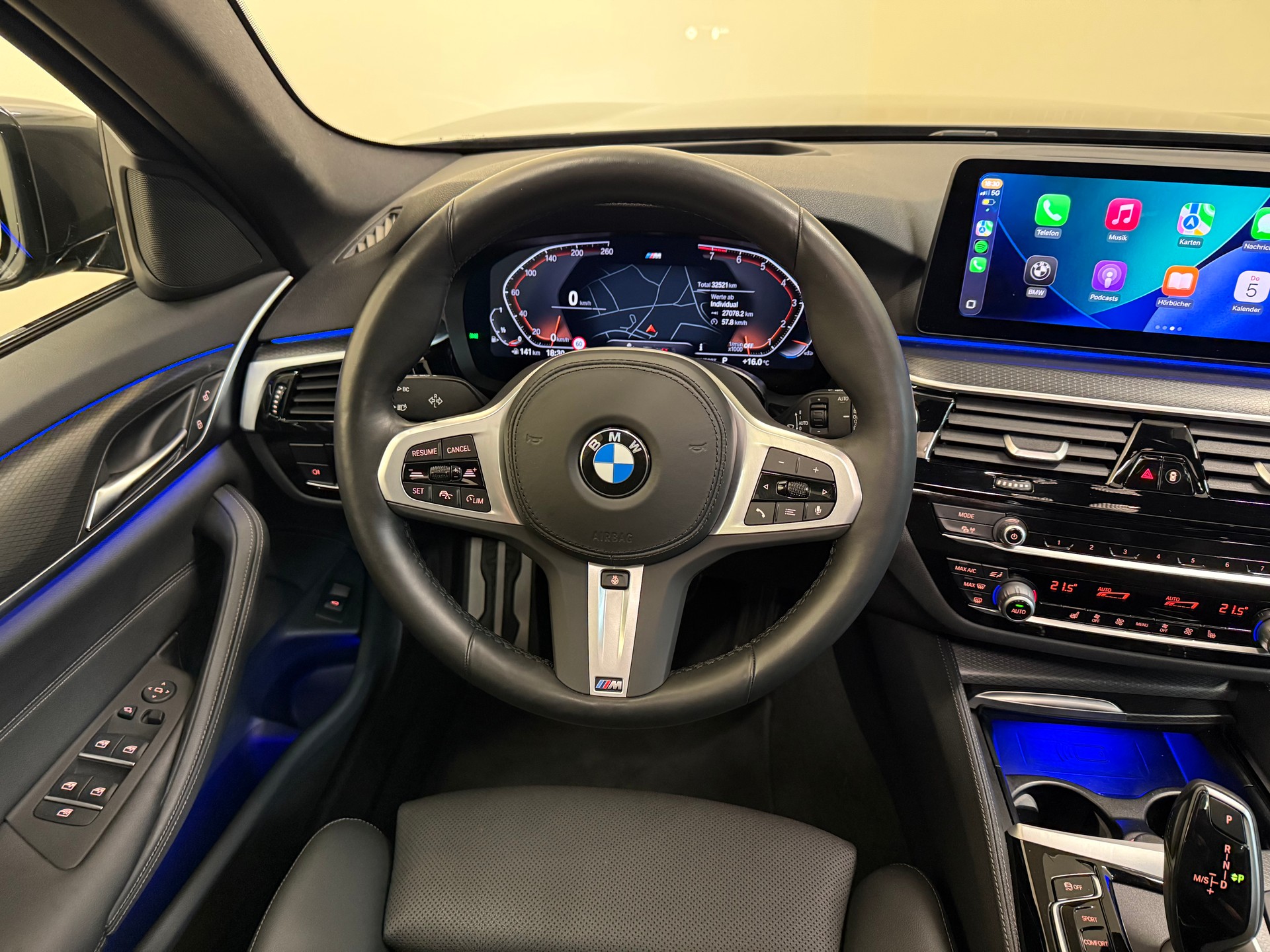 BMW 530i xDrive 48V Touring M Sport Pro Steptronic-image-19