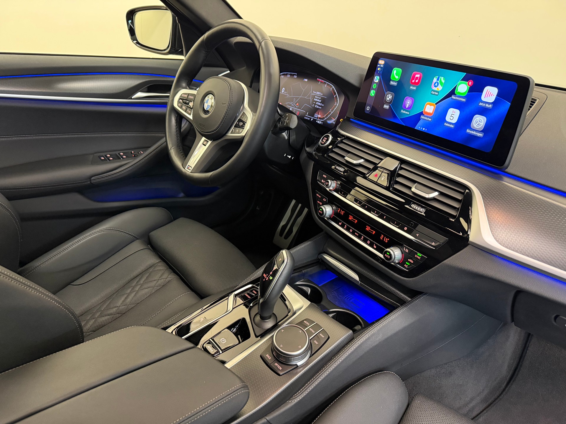BMW 530i xDrive 48V Touring M Sport Pro Steptronic-image-26