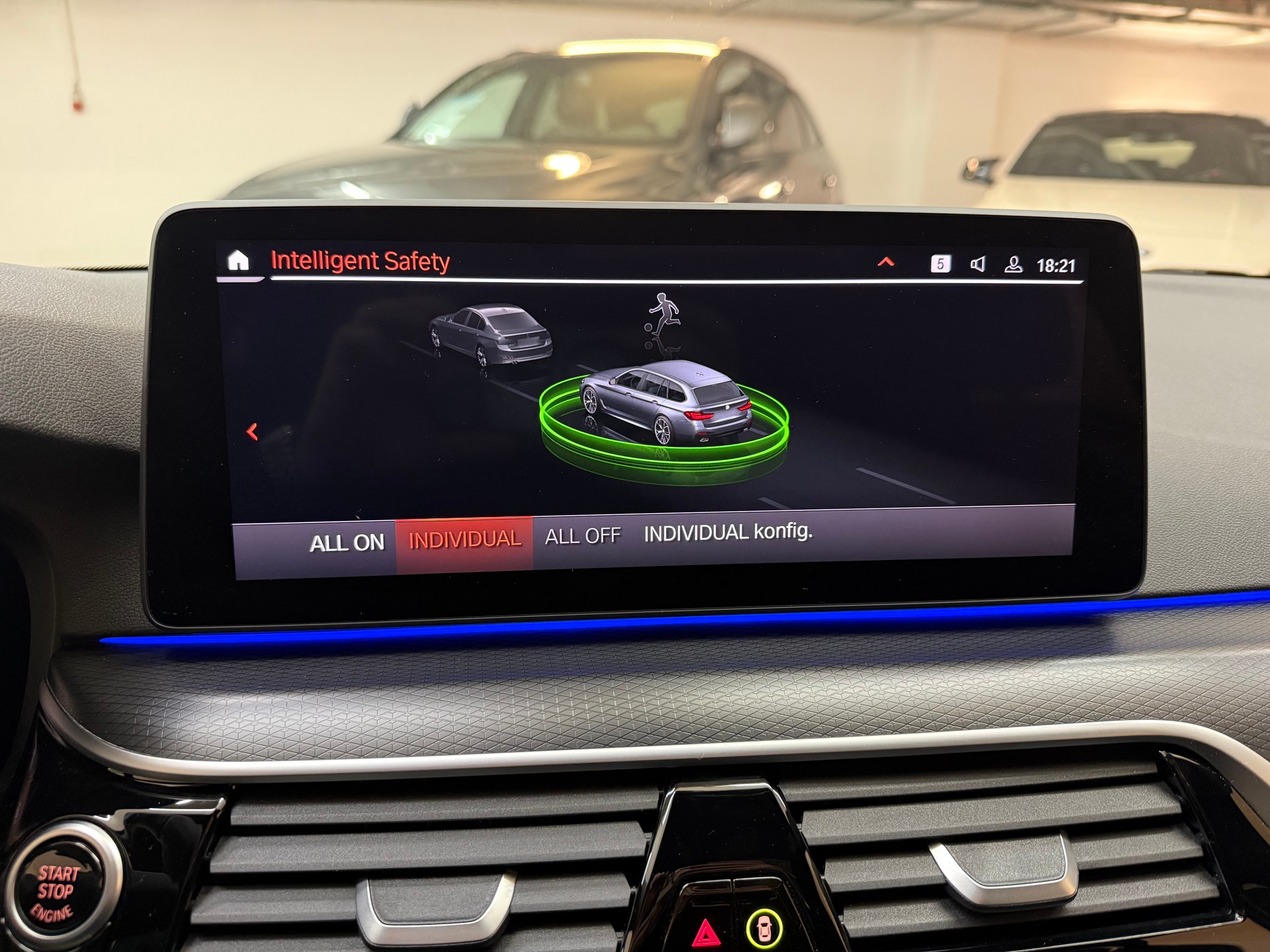 BMW 530i xDrive 48V Touring M Sport Pro Steptronic-image-21