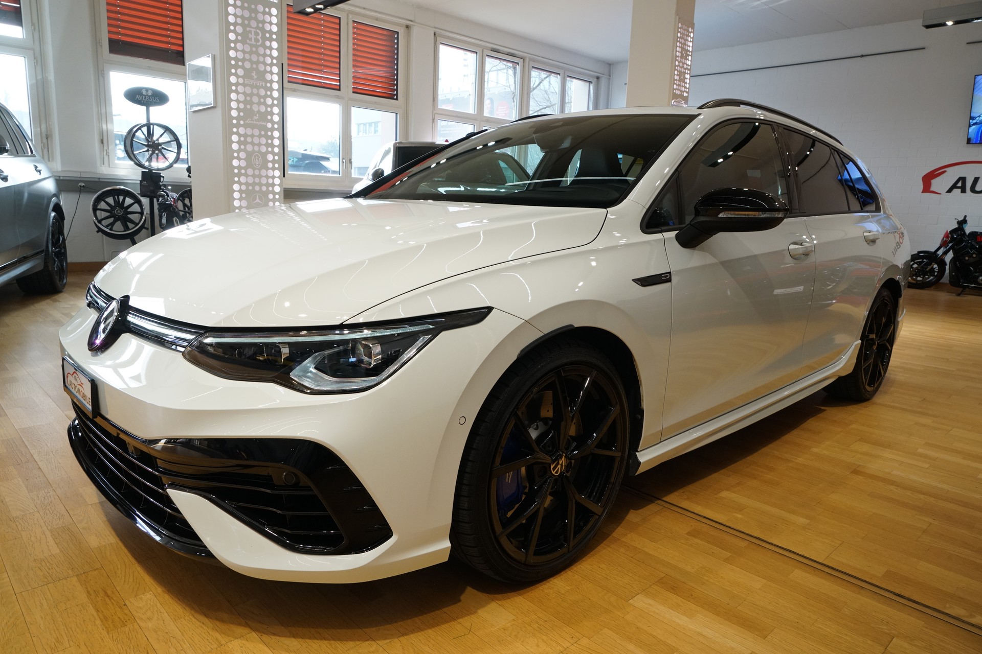 VW Golf Variant 2.0 TSI R DSG 4Motion R-Performancepaket 270 km/h