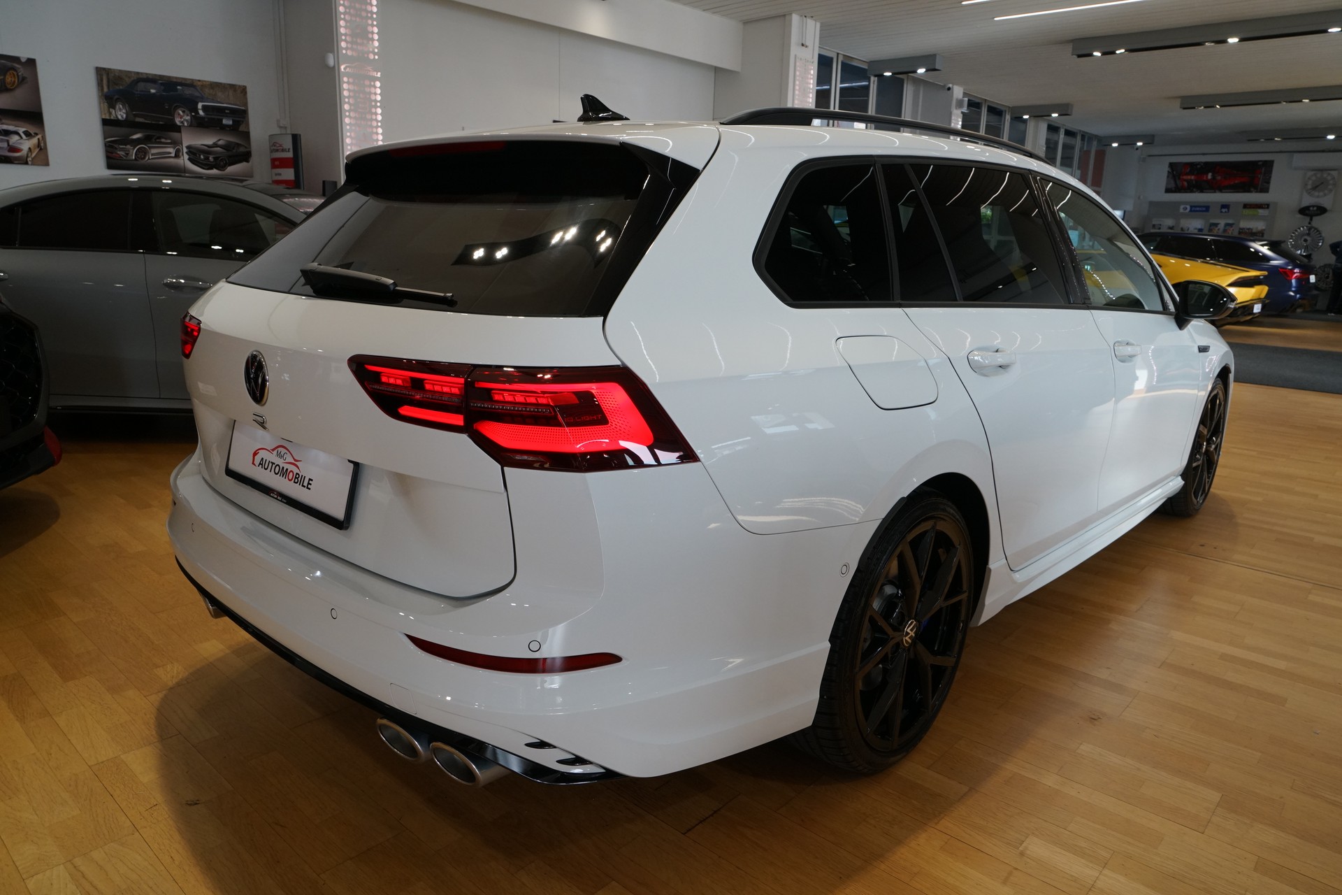 VW Golf Variant 2.0 TSI R DSG 4Motion R-Performancepaket 270 km/h-image-6