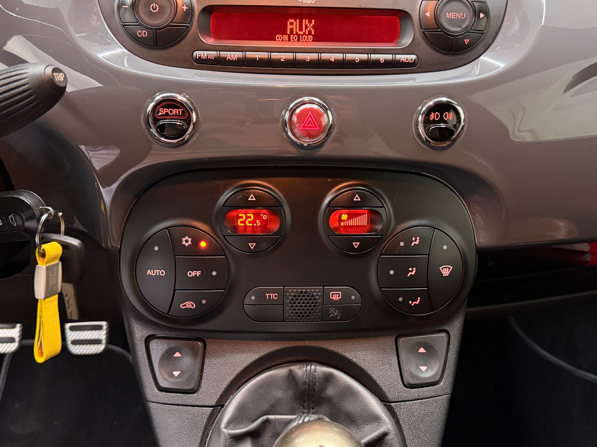 FIAT 595 1.4 16V Turbo Abarth Turismo-image-12
