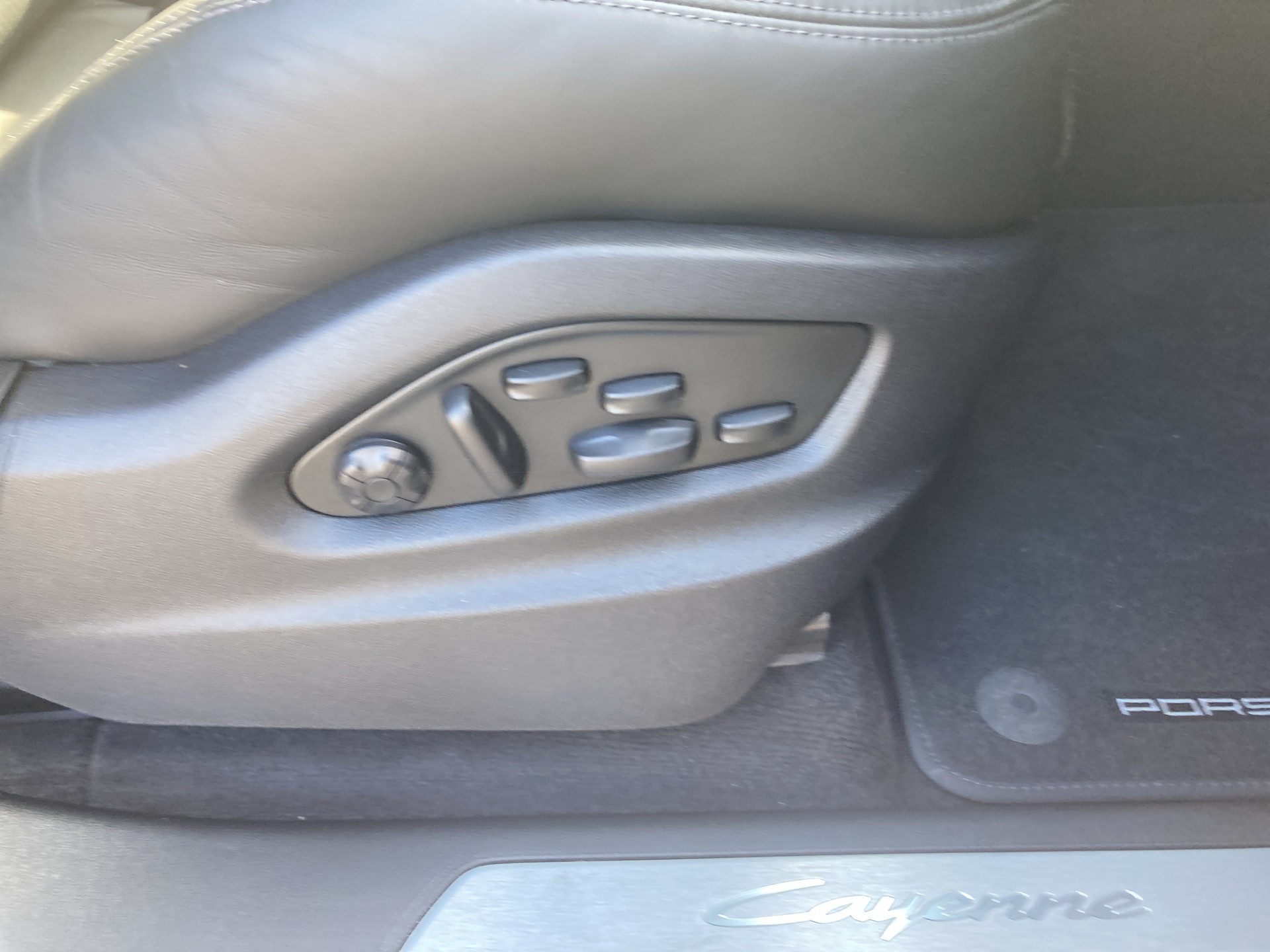 PORSCHE Cayenne E-Hybrid 3.0 V6 E-Hybrid-image-28
